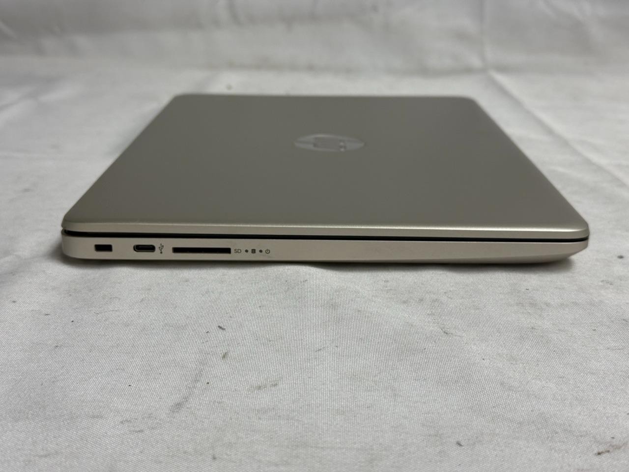 HP Laptop 14-cf0xxx 4GB RAM, i3-7100U, 2.40GHz, 128GB SSD Windows 11