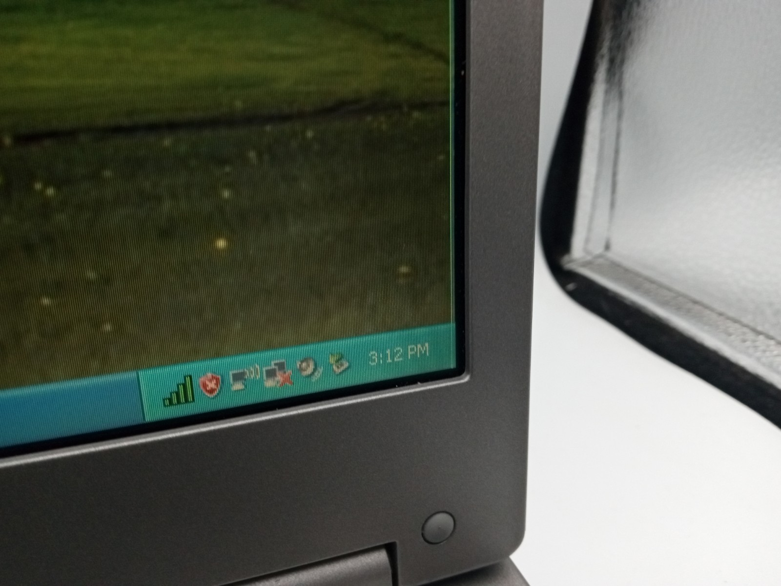 Dell Latitude D800 Pentium M 1.7GHz 1GB RAM 80GB HDD WinXP FX5200 – READ -RR