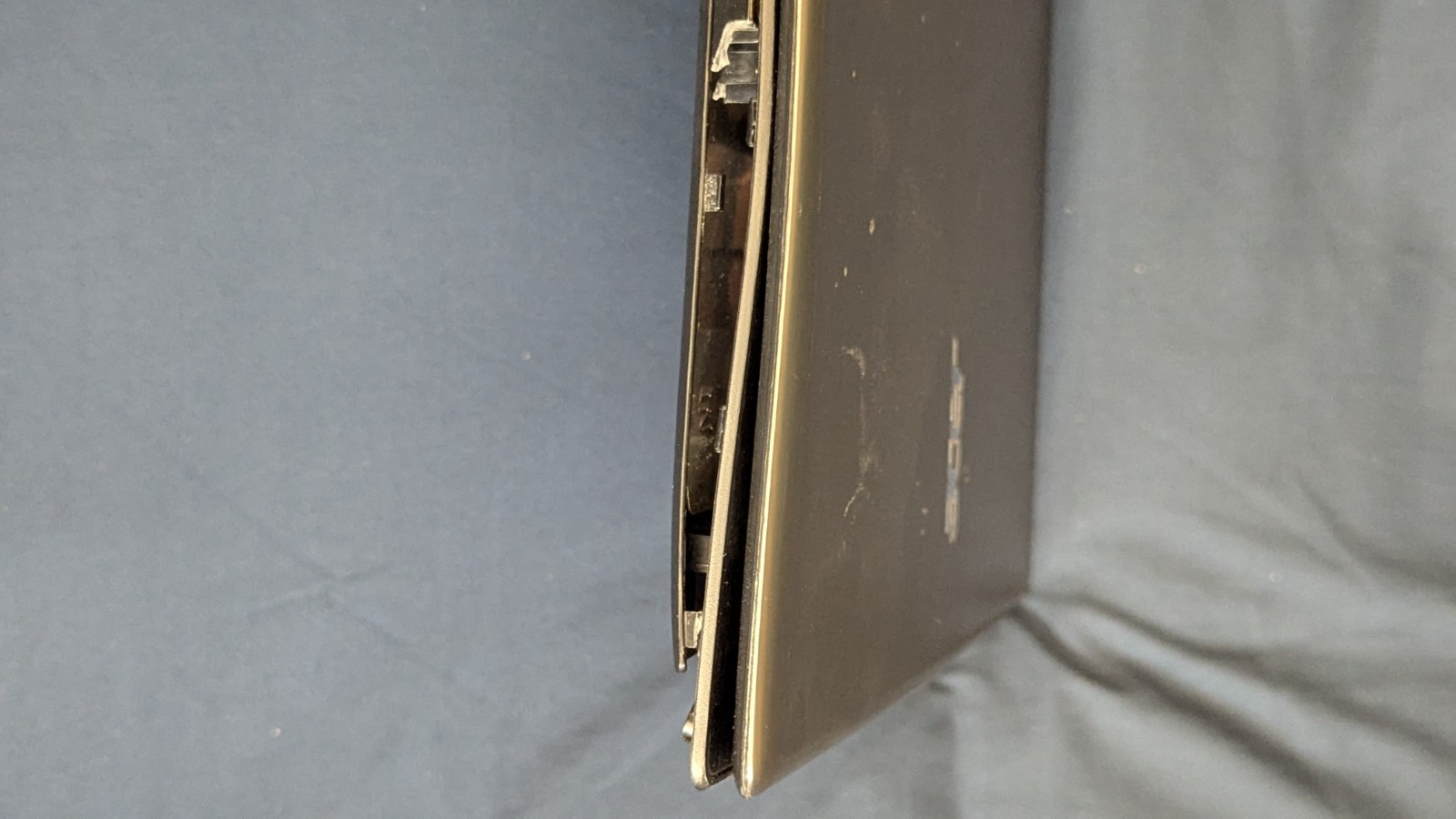 Acer laptop Aspire E5-576 Series Model N16Q2 4GB RAM (For Parts)