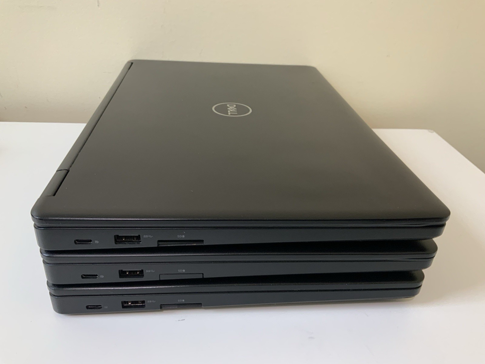 Dell 5490 Latitude 14-Inches i7-8650U 8GB RAM 256GB SSD Laptop