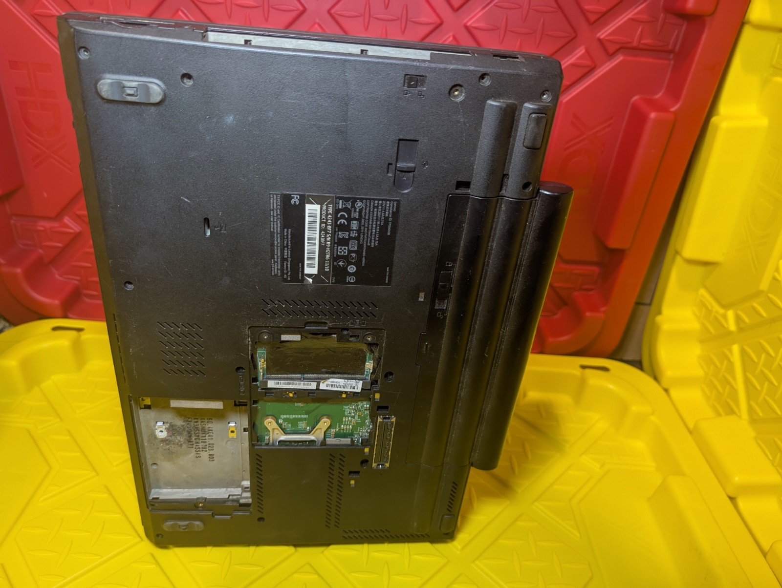 Lenovo T520 15″ 2012 Intel Core i5-2320M No RAM – Black – READ**