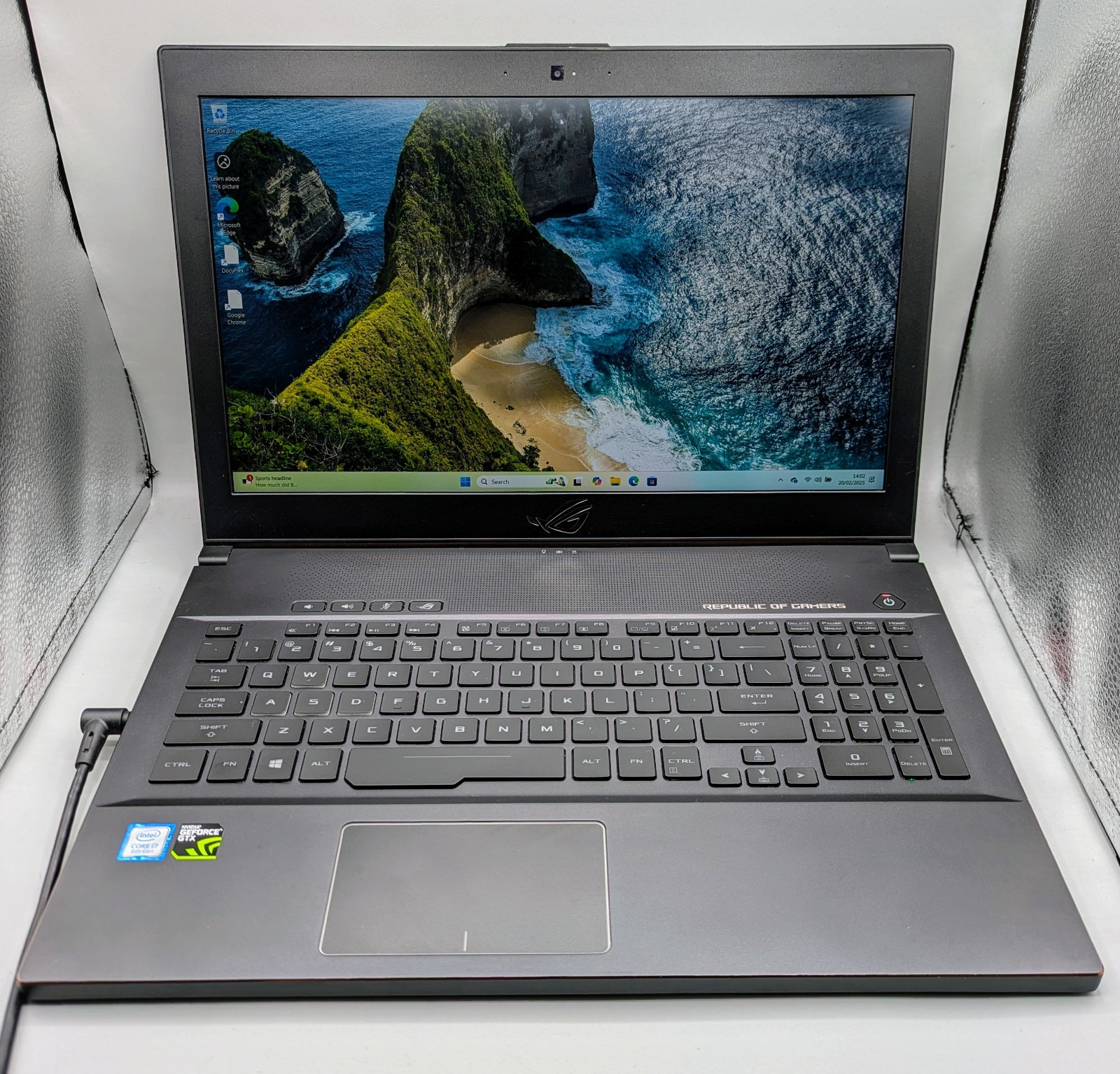 Asus ROG Zephyrus M 15.6″ Ultra Slim Gaming Laptop, 144Hz Ips-Type G-SYNC Panel,