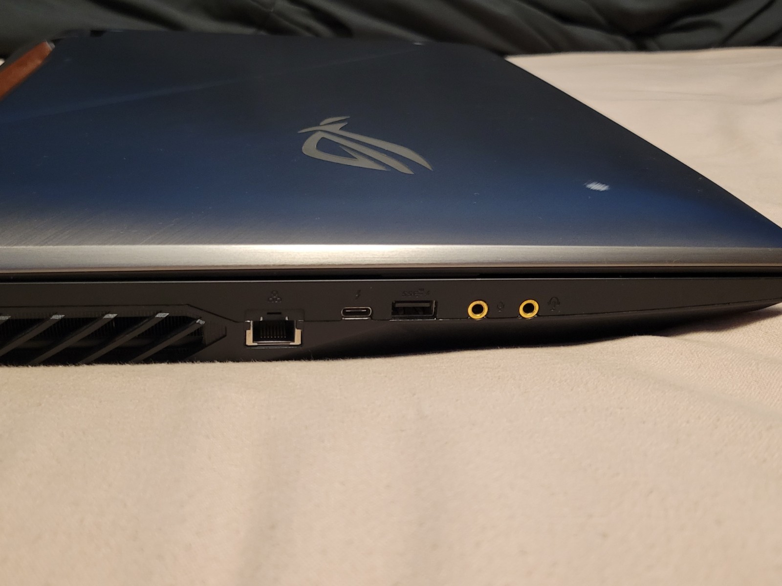 ASUS ROG G703GI USED. Has: 1080, 3TB Mixed Storage, 32GB DDR4 2667MHZ, I7-8750H