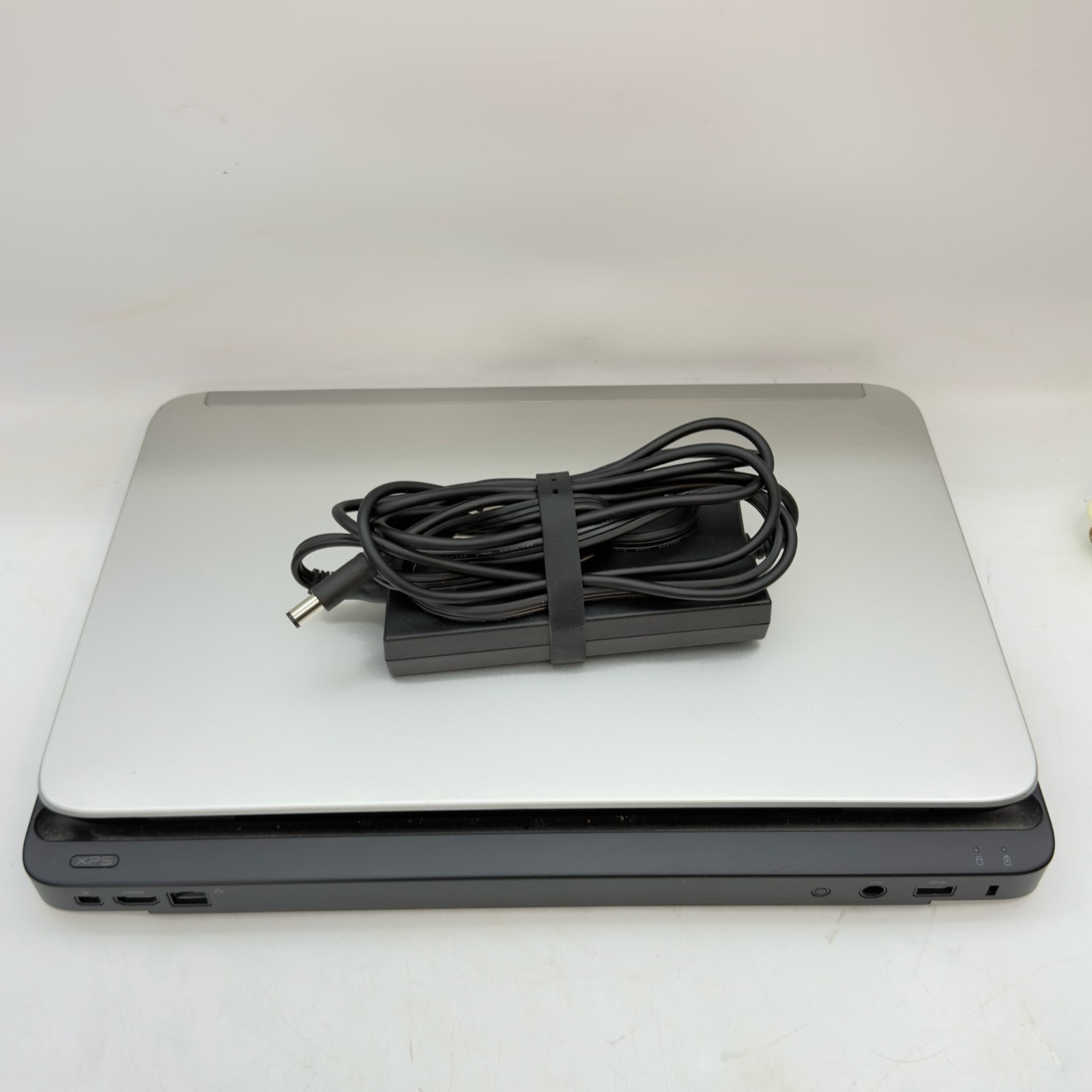 DELL 15 XPS L502X 15.6” HD i3-2310M 4GB 750GB GT 525M No OS BIOS Works + Charger