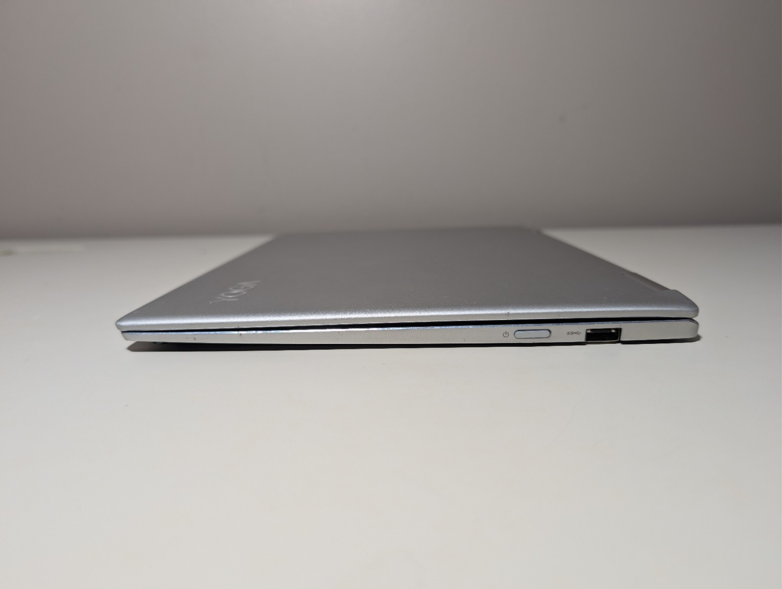 LENOVO YOGA 720-13IKB 2-in-1 Touchscreen | i5-8250U 8GB RAM | FHD Backlit FPS