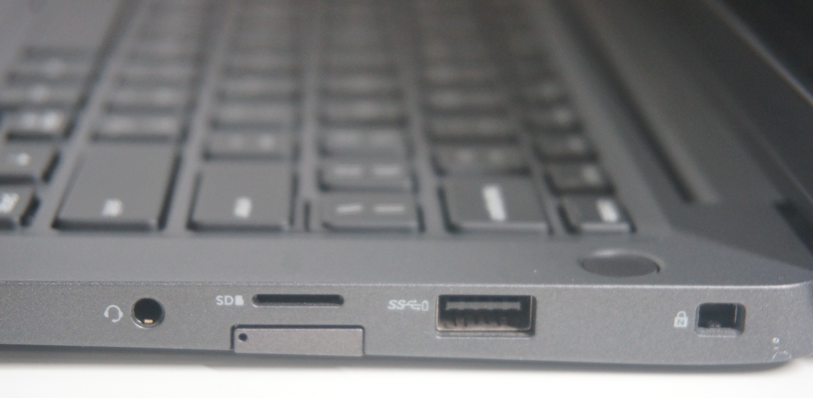 Dell Latitude 7400 – intel Core i7-8665U @1.90GHZ 8GB RAM – No HD/No OS