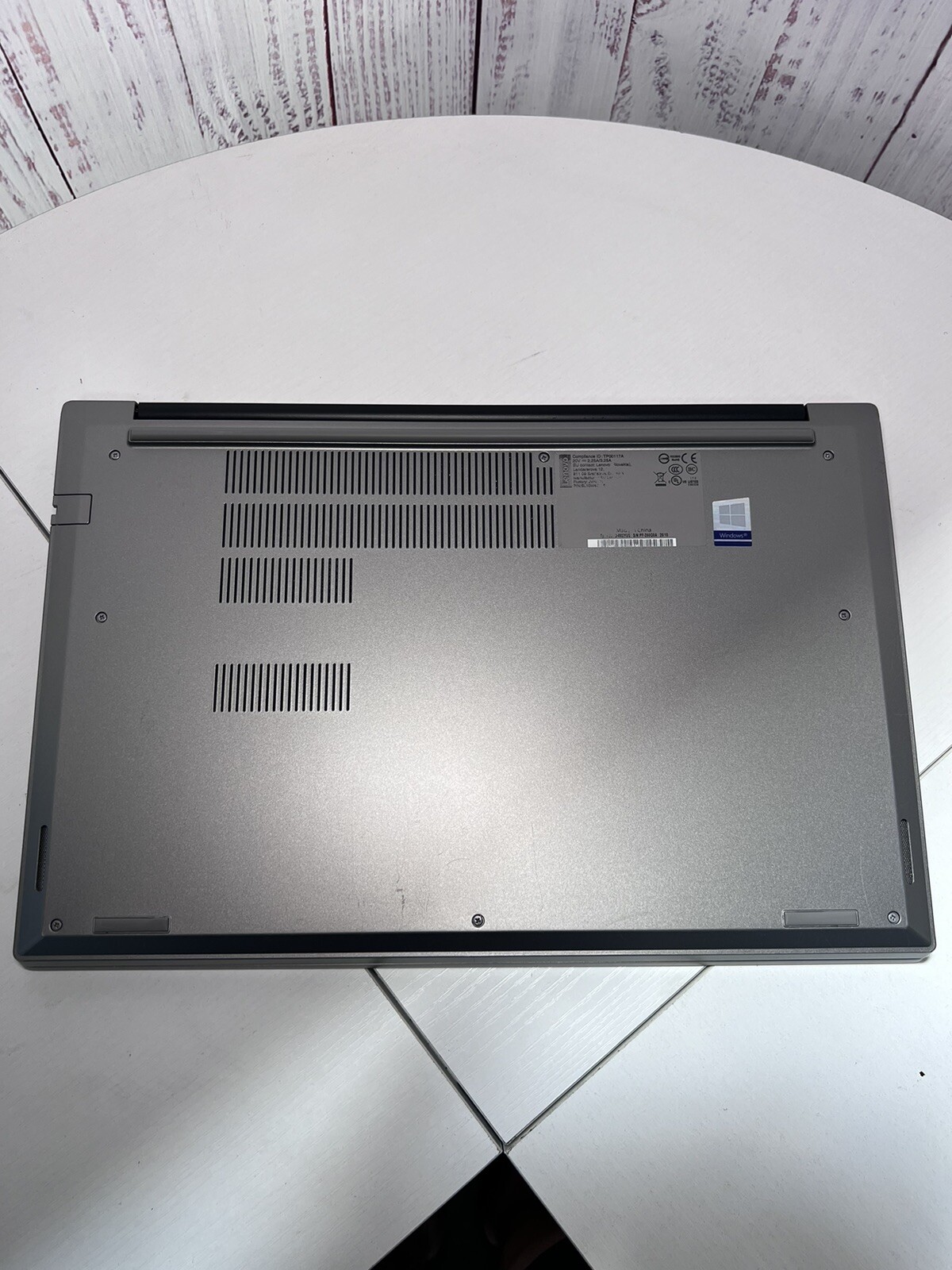 Lenovo ThinkPad E15 15.6″ FHD i7-10510U ( NO POWER ON – For Parts Only )
