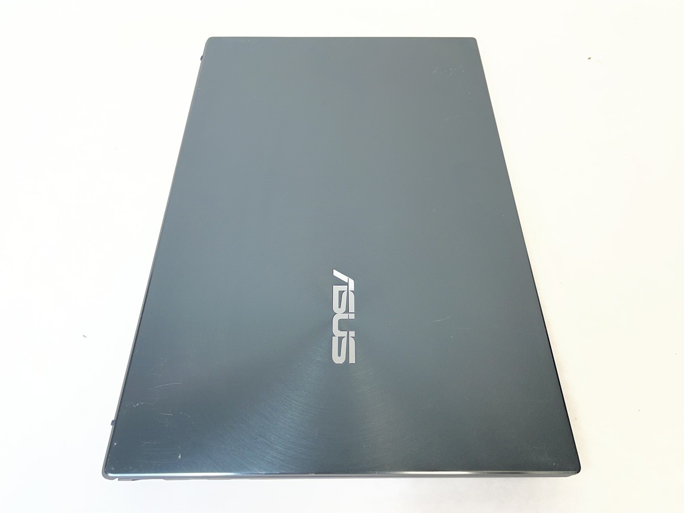 Asus ZenBook UM425UA AMD Ryzen 7 5700U 14″ 16GB RAM 1TB SSD