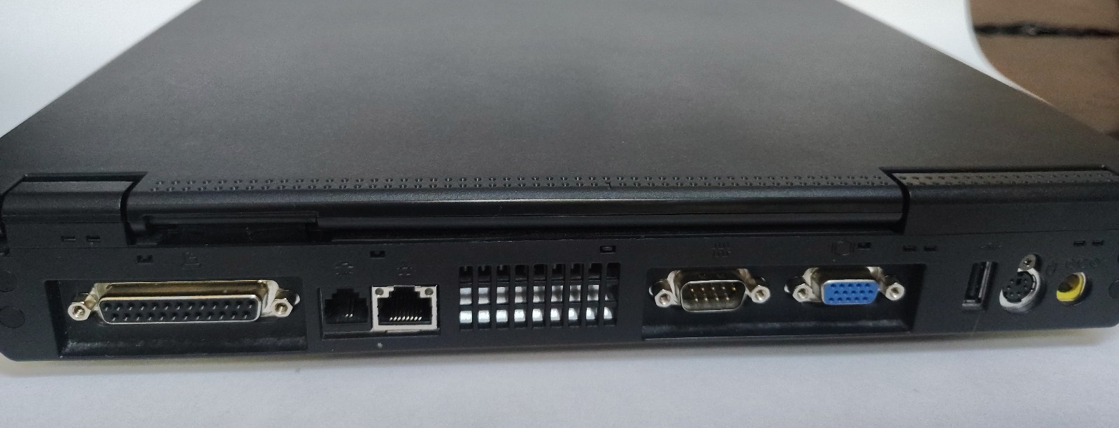 IBM ThinkPad A22m-Intel Pen. III@700MHz 320MB Ram Windows 2000 SP4 W PSU and Bag