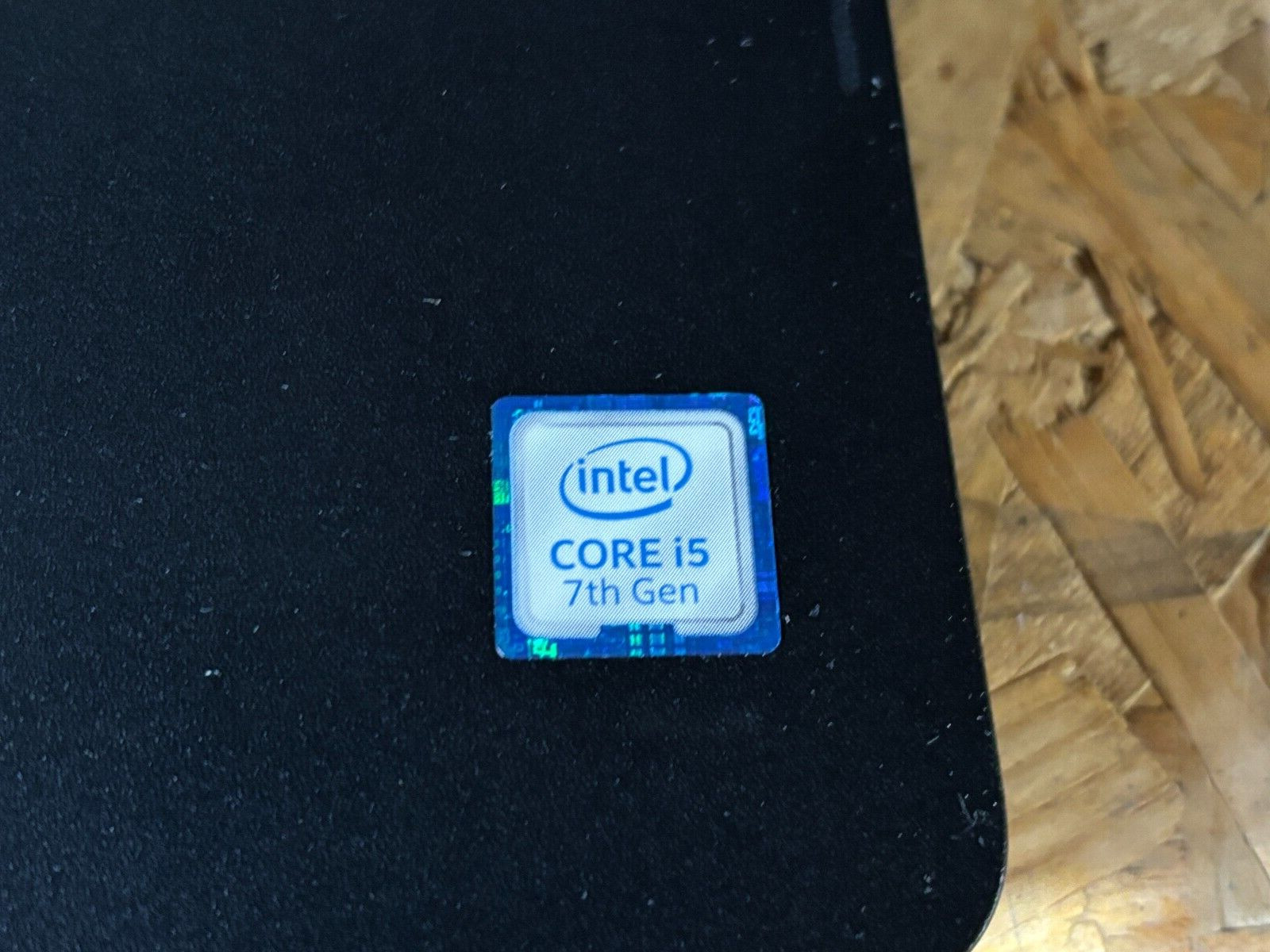 DELL LATITUDE 3580 i5 7200U 2.30GHz 8 GB RAM 500 GB HDD