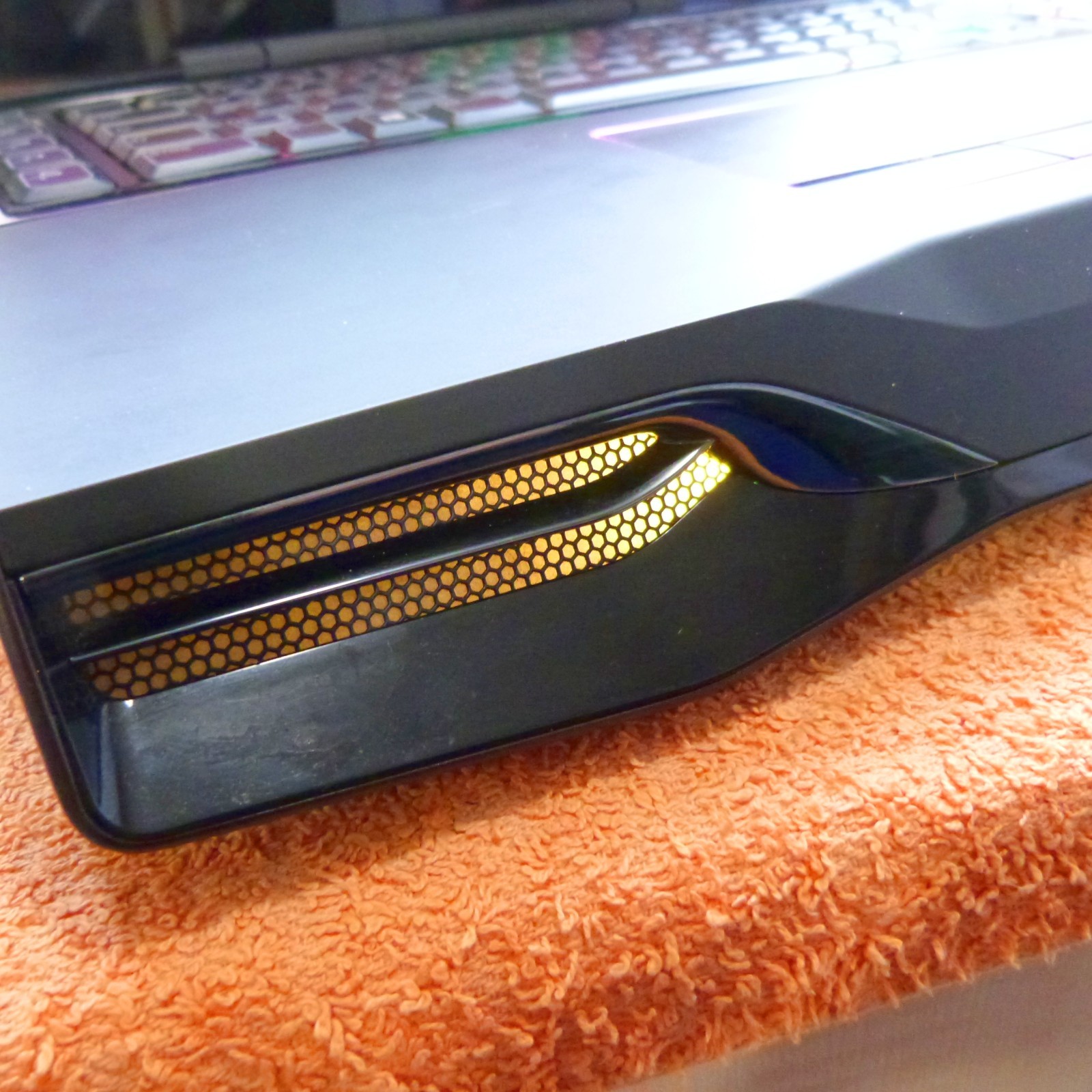 Alienware M18x R2 HIGH END FULLHD I 2TB SSD Windows 11 l 16GB RAM NEW l Core i7