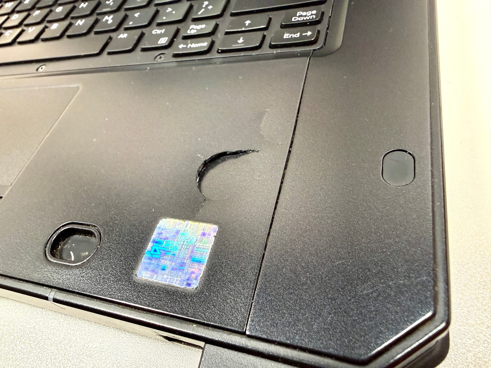 Dell Latitude 5420 Rugged 14″ Touch 1.7GHz Core i5-8350U 32GB RAM NO SSD or OS