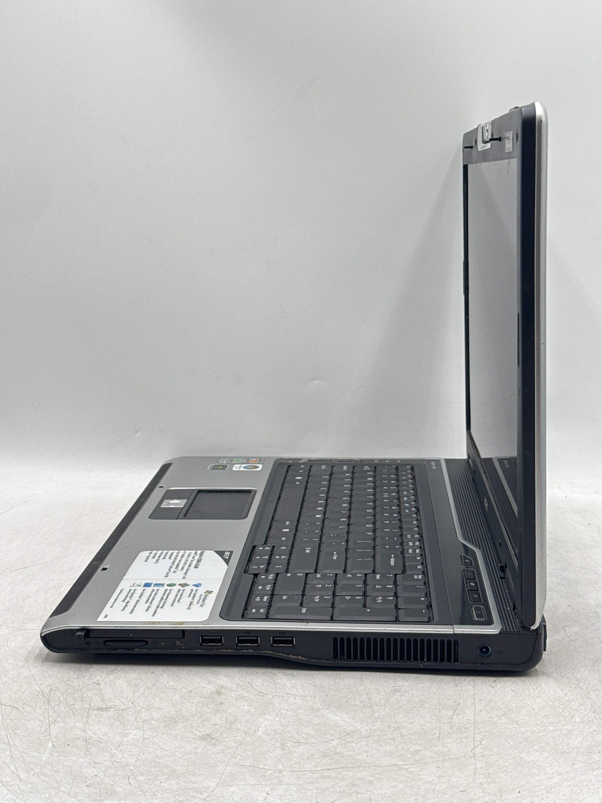 Acer Aspire 9300 17″ Laptop AMD Turion 64 X2 – No Power