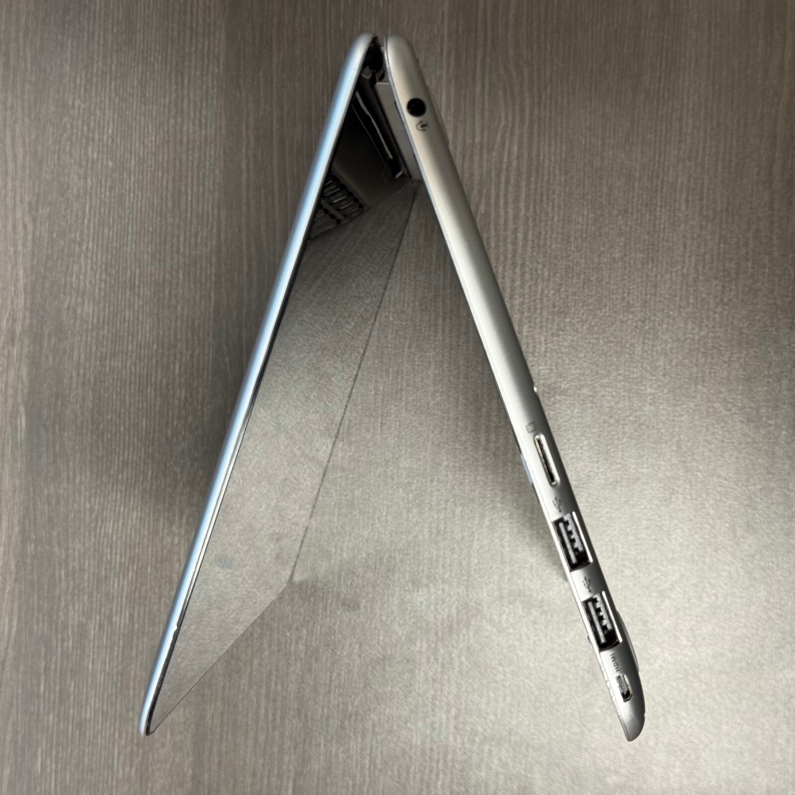 Asus C100P Flip 2-in-1 Touchscreen 10″ Chromebook 1.8GHz 4GB RAM 16GB Notebook