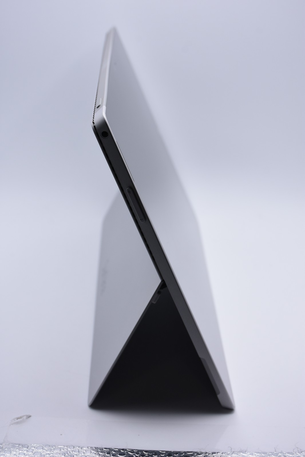 Microsoft Surface Pro 3 12″ Intel Core i7-4650U 8GB RAM 128GB SSD Windows 8.1 Pr