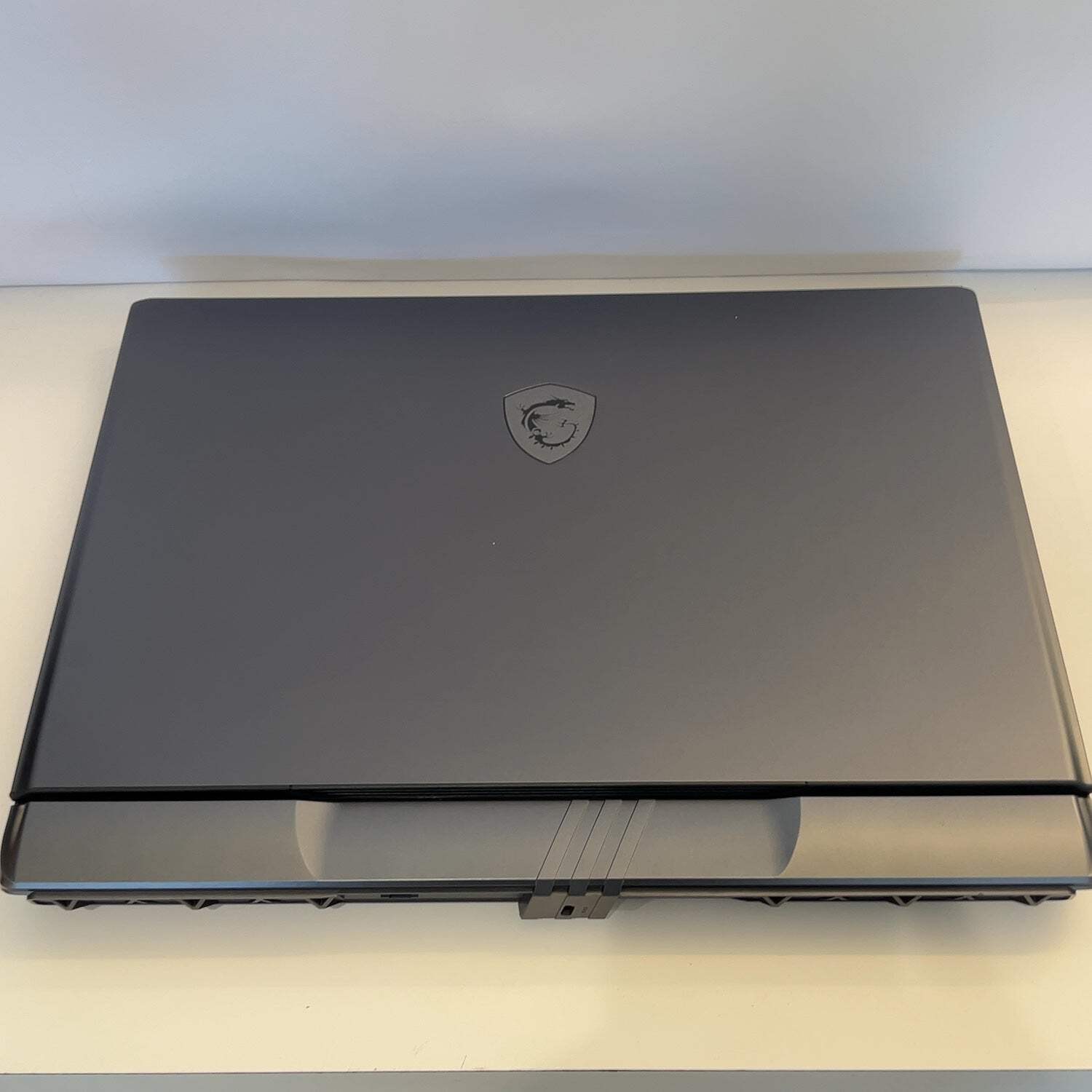 MSI Vector 17 HX A14VGG 17.3″ i9-14900HX 32GB RAM 1TB SSD GeForce RTX 4070