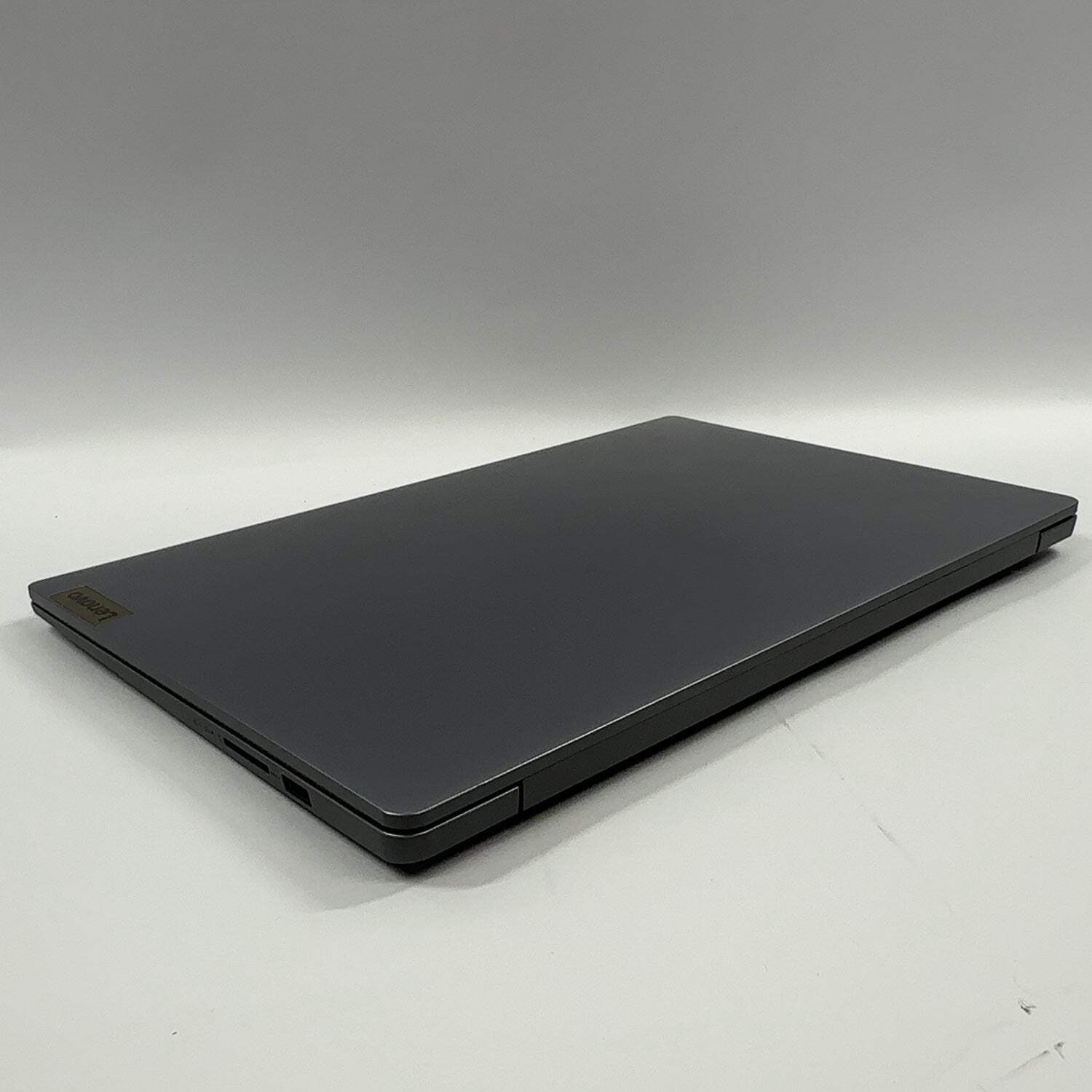 Lenovo IdeaPad Slim 3 15ABR8 15.3″ Ryzen 7 5825U 2.0GHz 16GB RAM 512GB SSD