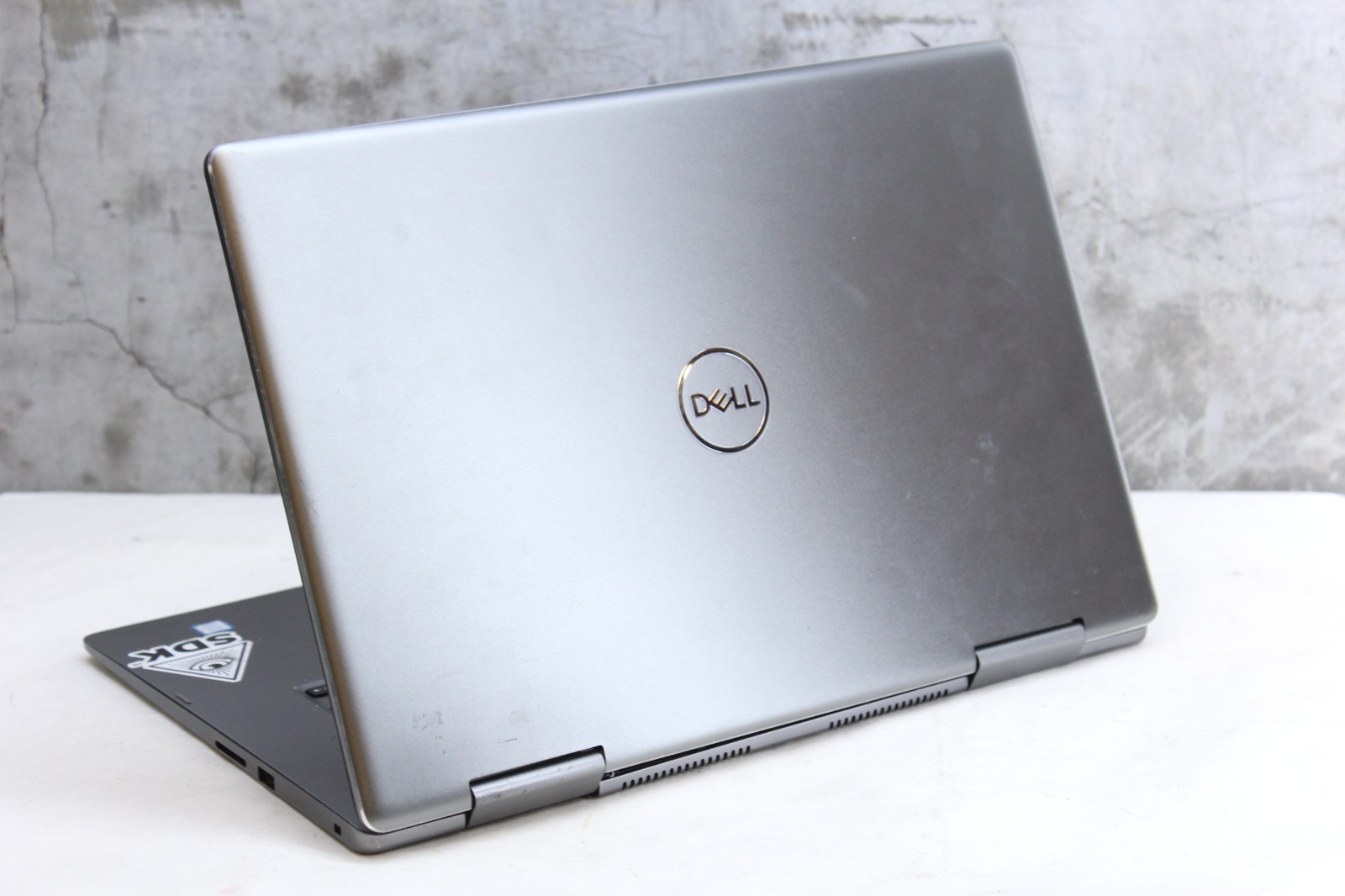 Dell Inspiron 7573 2-in-1 | No Battery or SSD, i5-8250U, 1080p Touch -AS IS READ