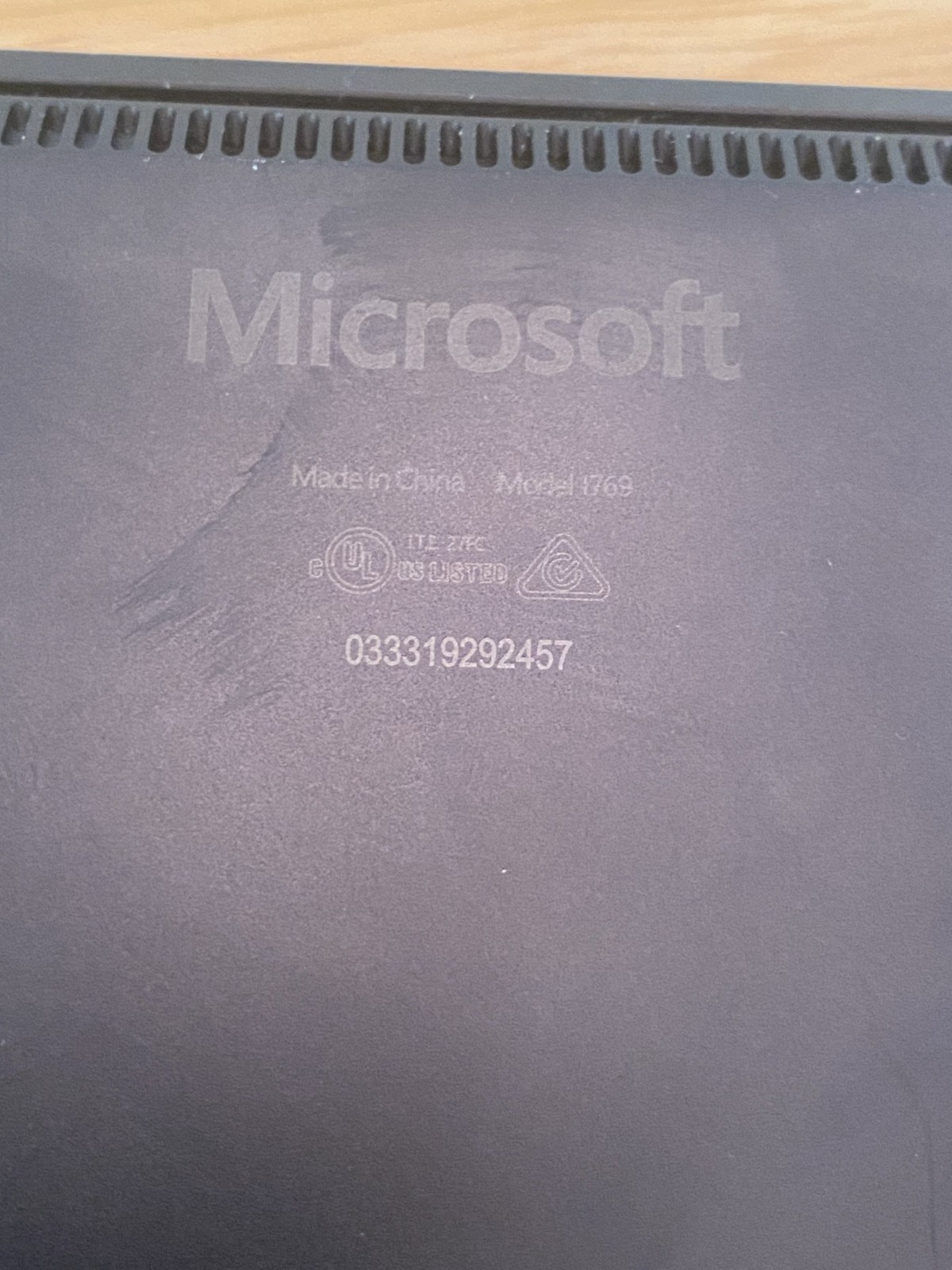 Microsoft Surface 1769 13.5″ i7-8650U 1.90GHz 16GB RAM 512GB SSD WINPRO10 *Read*