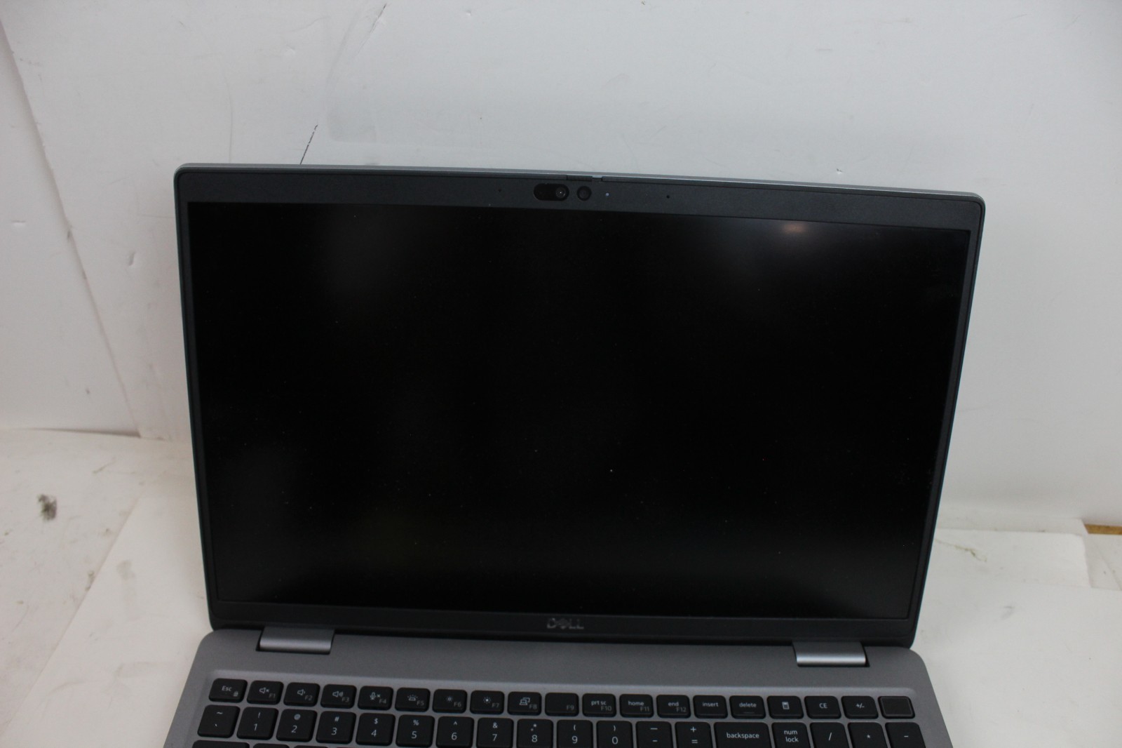AS IS PARTS NO POWER Dell Latitude 5540 15.3″ i7-1365U 8GB RAM NO HDD