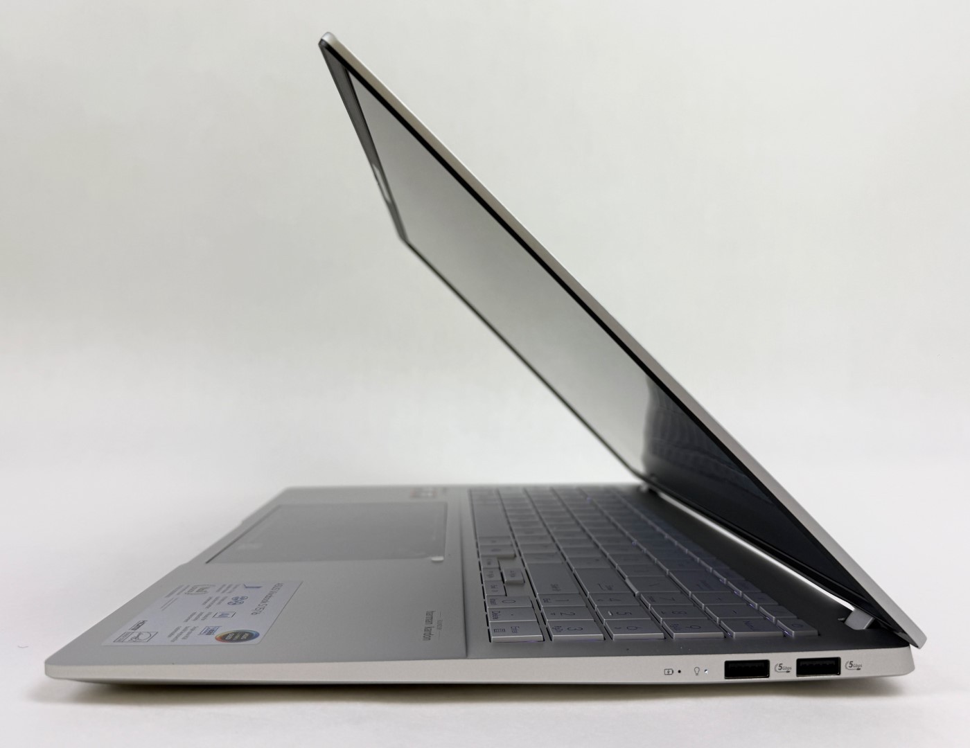 Asus VivoBook S16 M5606WA 16″ 3200×2000 OLED 120Hz Ryzen AI 9 365 32GB 1TB W11H