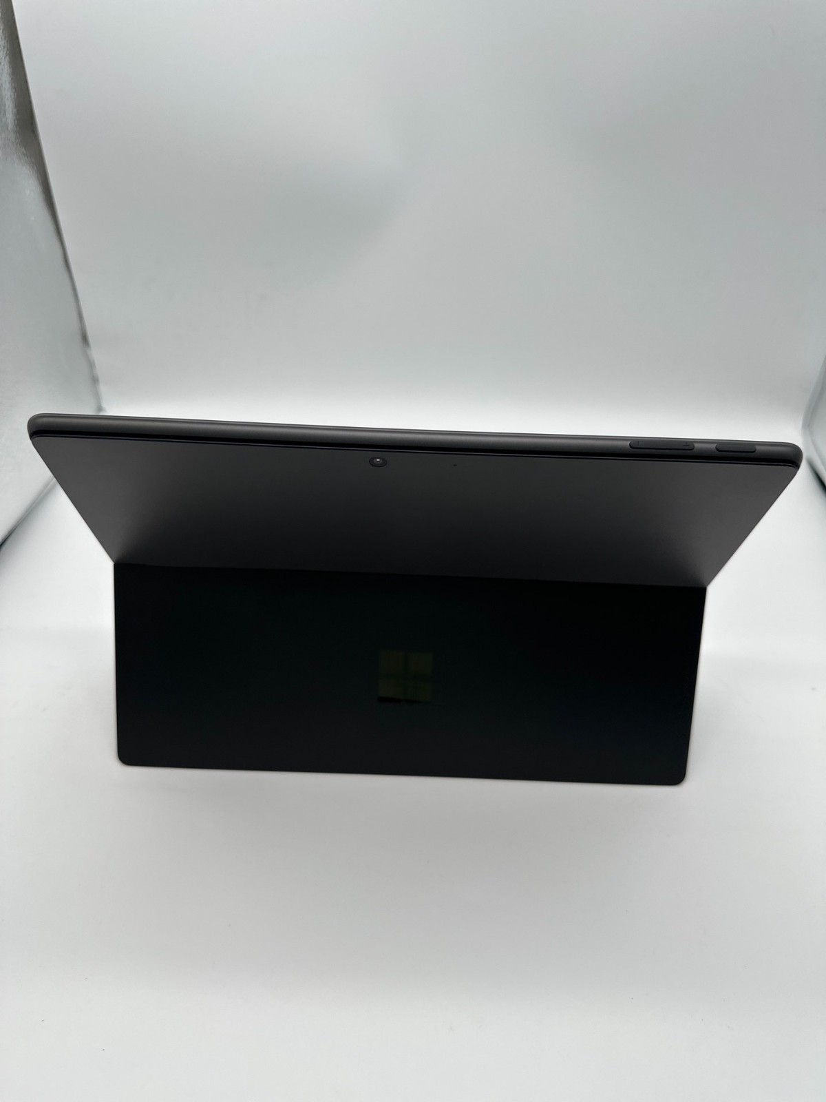 Microsoft Surface Pro 11 Copilot+ PC 13″ Snapdragon X Plus 16/256 SSD Win11 pro