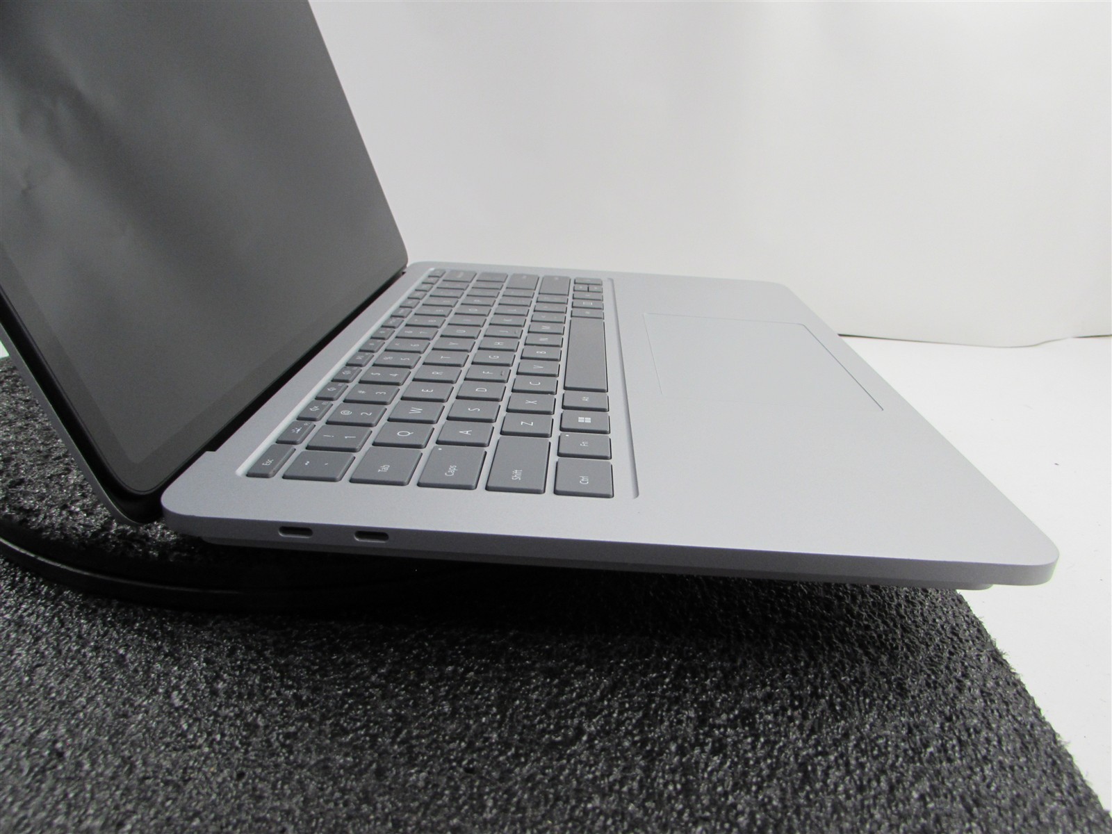 Microsoft Surface Laptop Studio 1964 i7-11370H 1TB SSD 32GB RTX A2000 *No A/C*