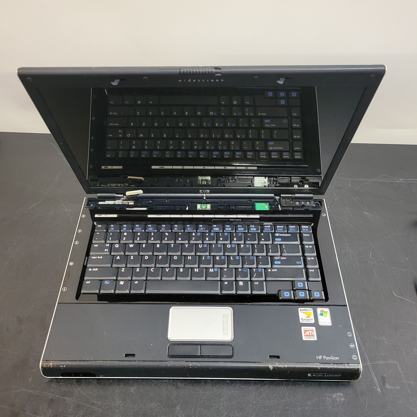 HP Pavilion dv5000 15.6″ AMD Turion 64 1 GB RAM 0 GB HDD