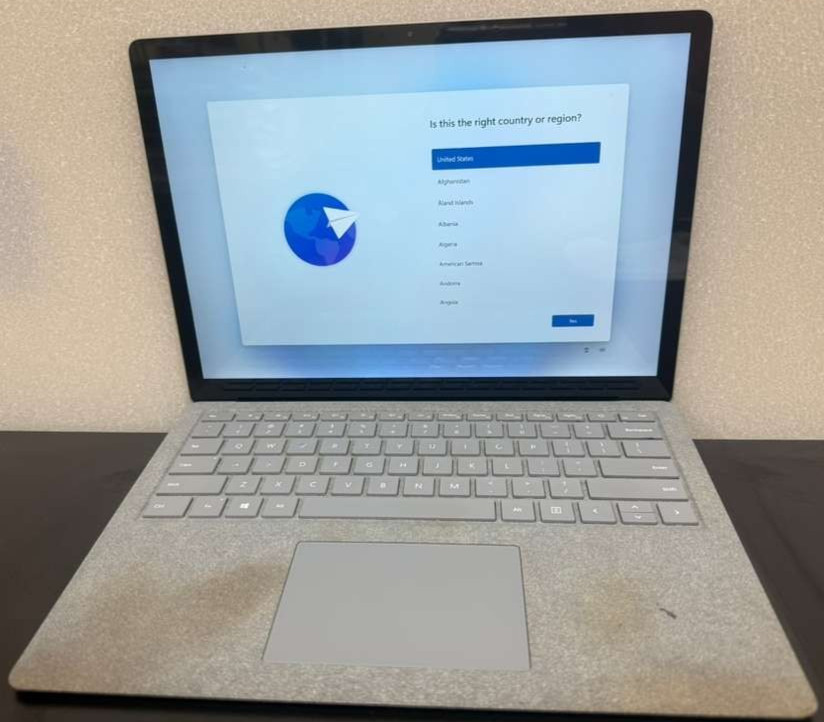 Microsoft Surface Laptop 2 13.5″ Touch i5 8GB 256GB SSD Win 11 Pro USED