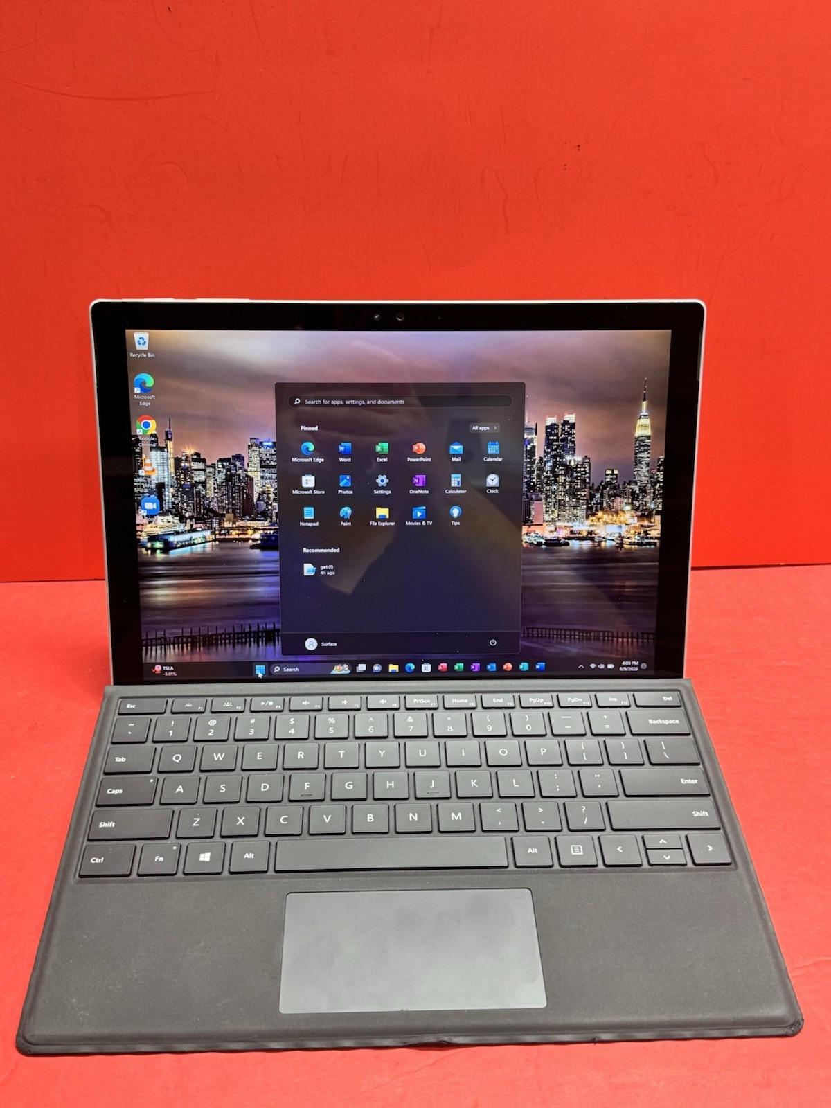 Microsoft Surface Pro 4 13″ 6th i5-2.30GHz 4GB RAM 128GB Windows 11pro