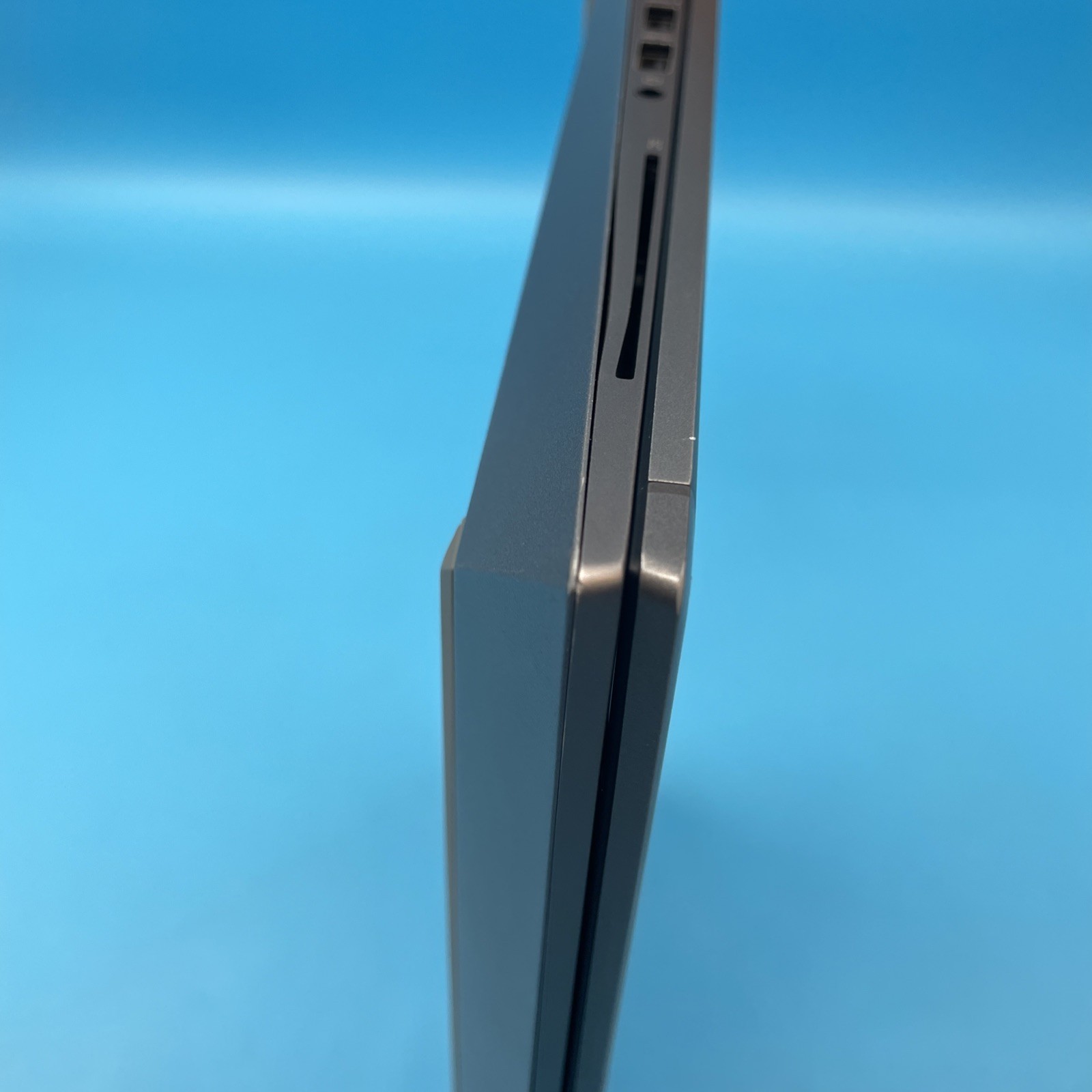 HP ZBook Fury G7 | i7-10850H | 32GB RAM | 256GB SSD | T2000 | W11 PRO | 74% BATT