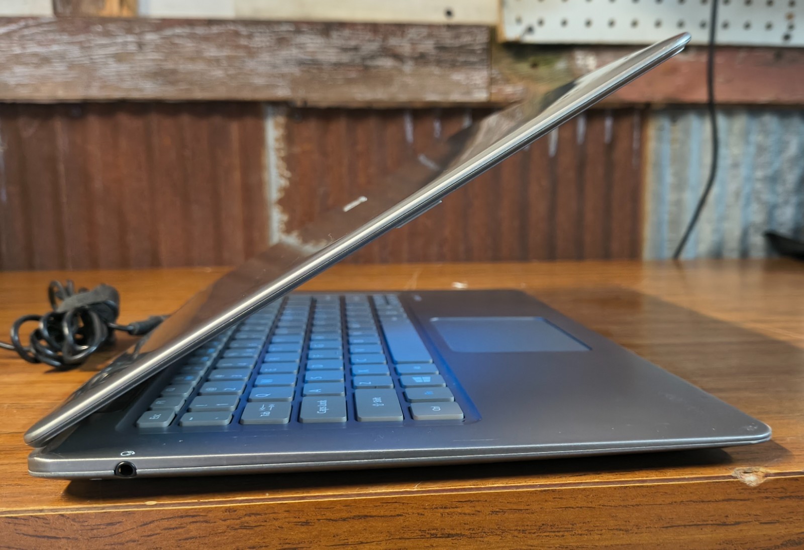 Acer Aspire S3 (Windows 11 / Core i5-2537M / 4GB / 256GB SSD) + Charger