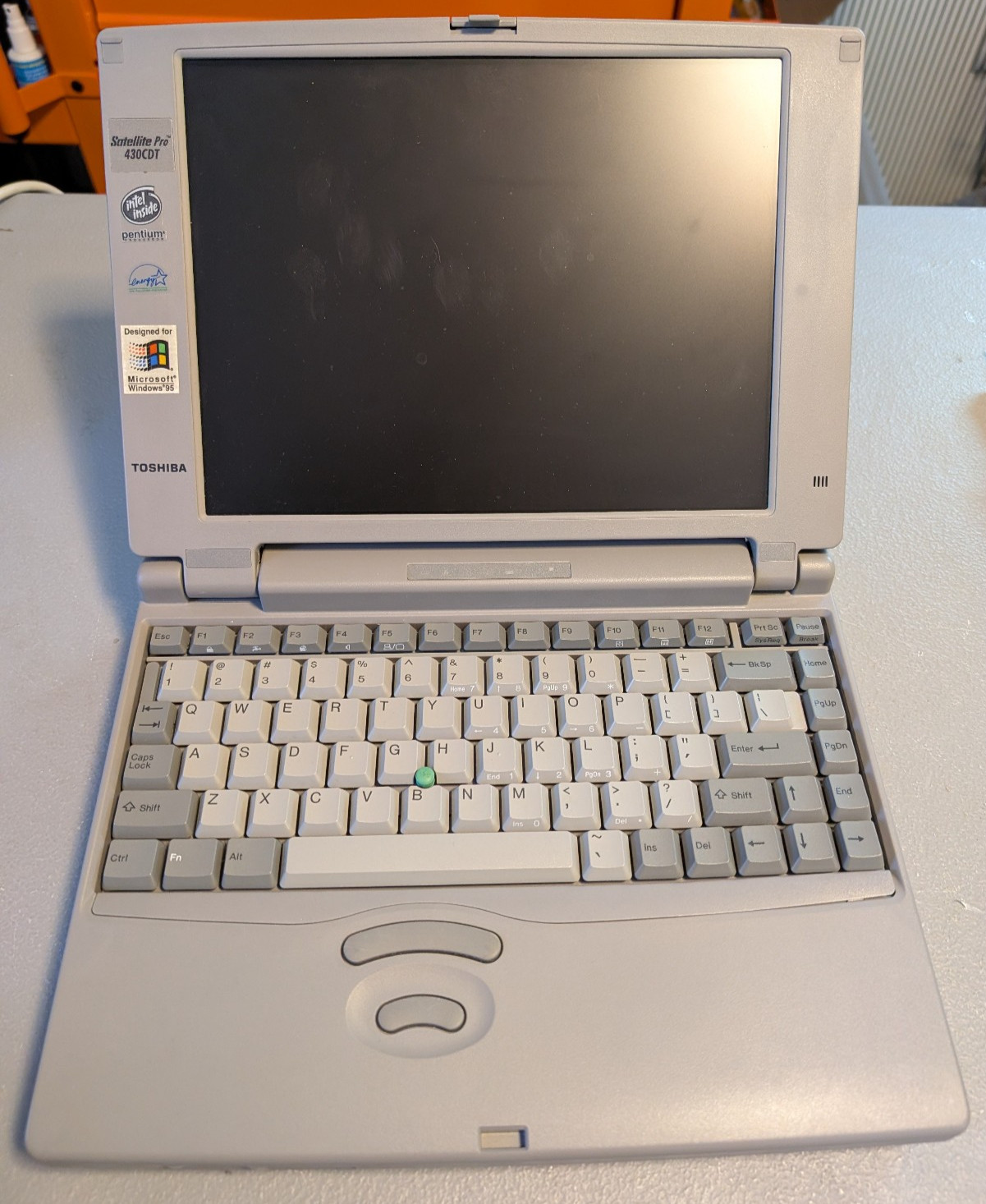 Toshiba 430CDT with docking station and extras – for repair