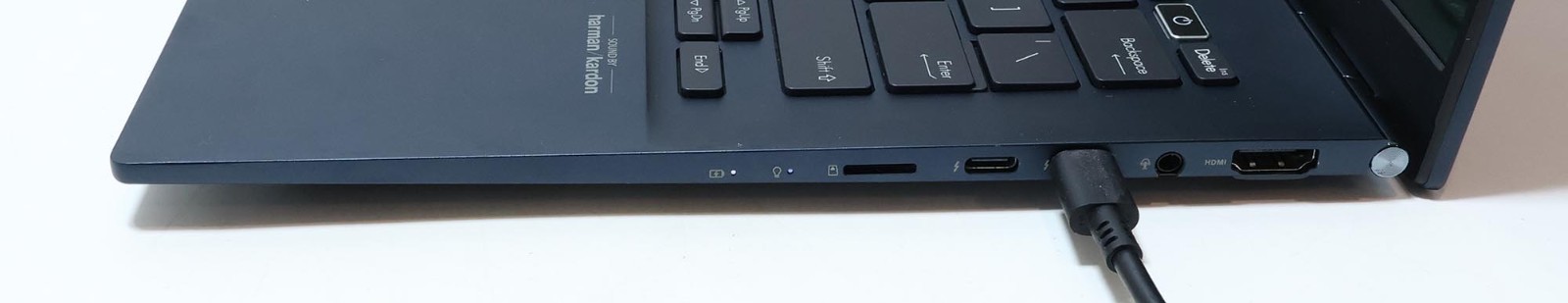 ASUS ZenBook Q409ZA Core i5-1240P 1.7GHz 8GB 256GB 14″ READ LISTING