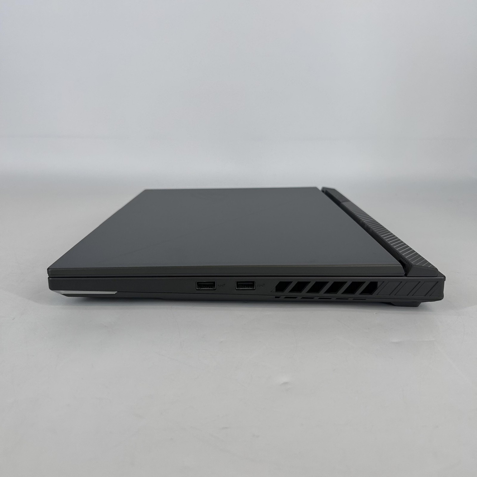 Asus ROG Strix G16 G614 165Hz FHD+ 2.2 GHz i9-13980HX 16GB 1TB SSD RTX 4060
