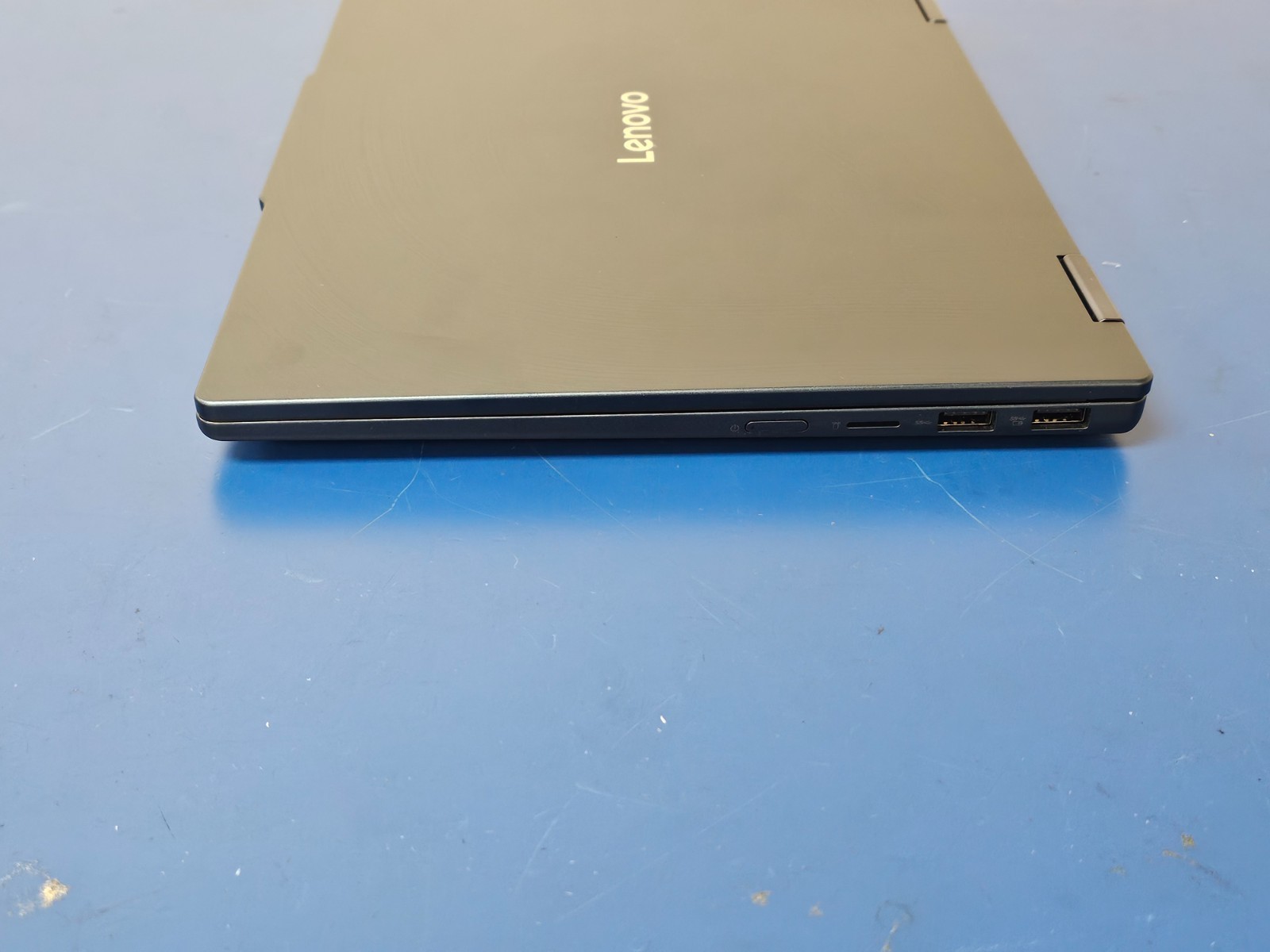 LENOVO IdeaPad 5 2-in-1 14AKP10, AMD Ryzen AI 7 350, 16 GB RAM, 1 TB NVMe SSD
