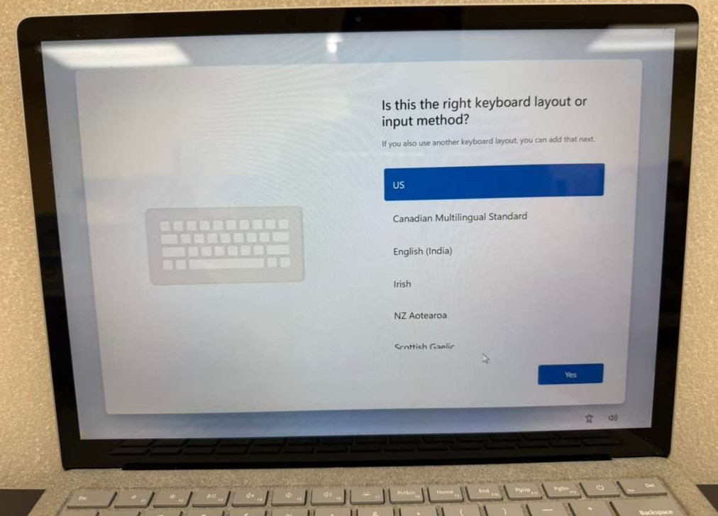 Microsoft Surface Laptop 2 13.5″ i5-8350U 8GB 256GB SSD Win 11 Pro USED