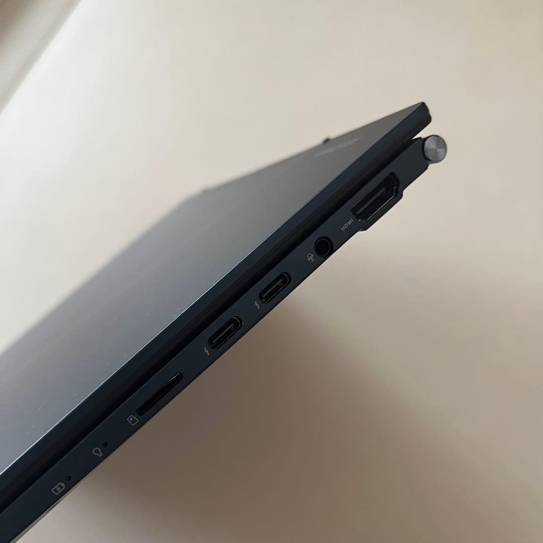 ASUS Zenbook 14 OLED UX3402ZA 14-inch Laptop i5-1240P 16GB 512GB SSD Blue