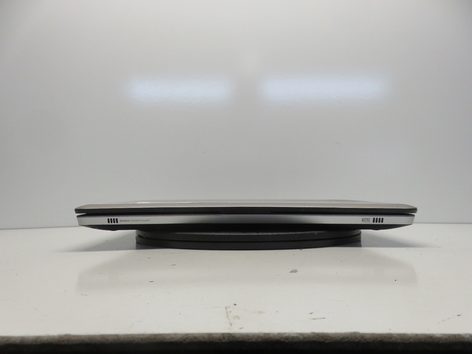 HP Pavilion DV6-3225dx Intel i3-M350 2.27GHz 4 GB NO HDD No Batt