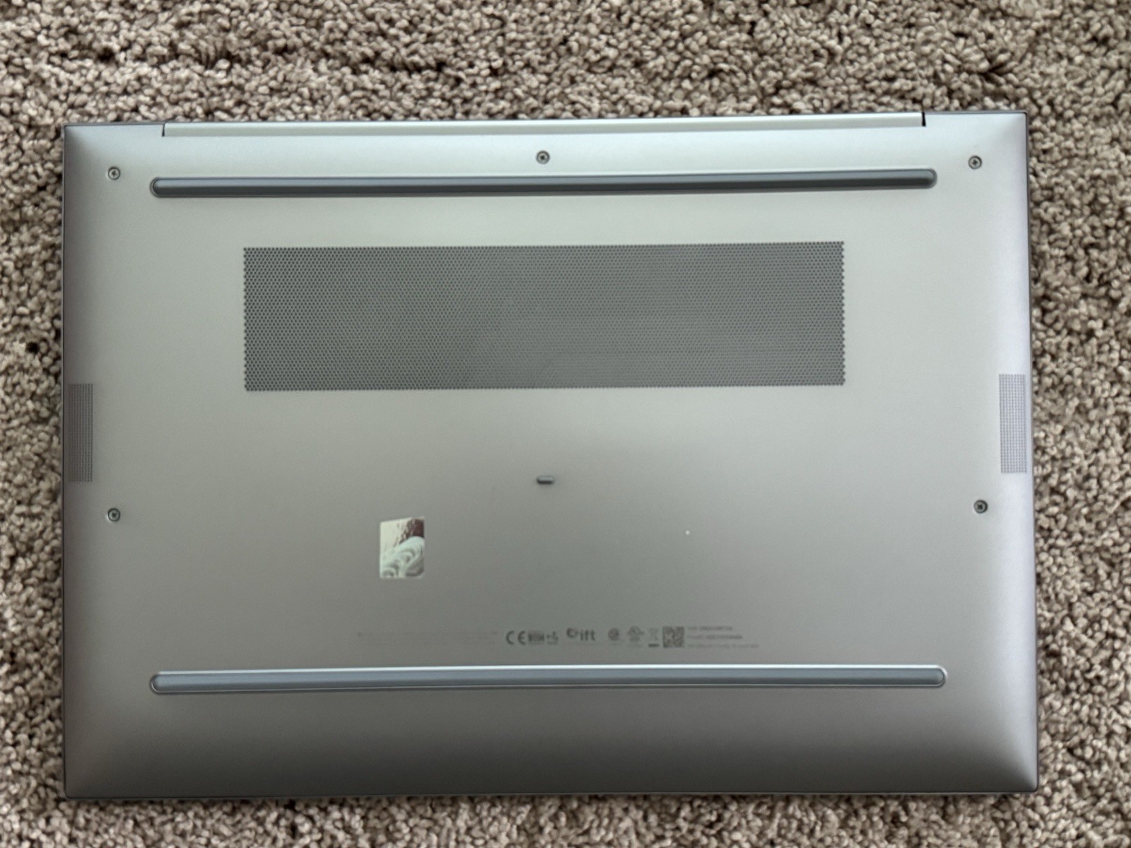HP ZBook Firefly 16 G11 FHD+ 1.4 GHz Ultra 7 165H 16GB 256GB SSD Backlight/