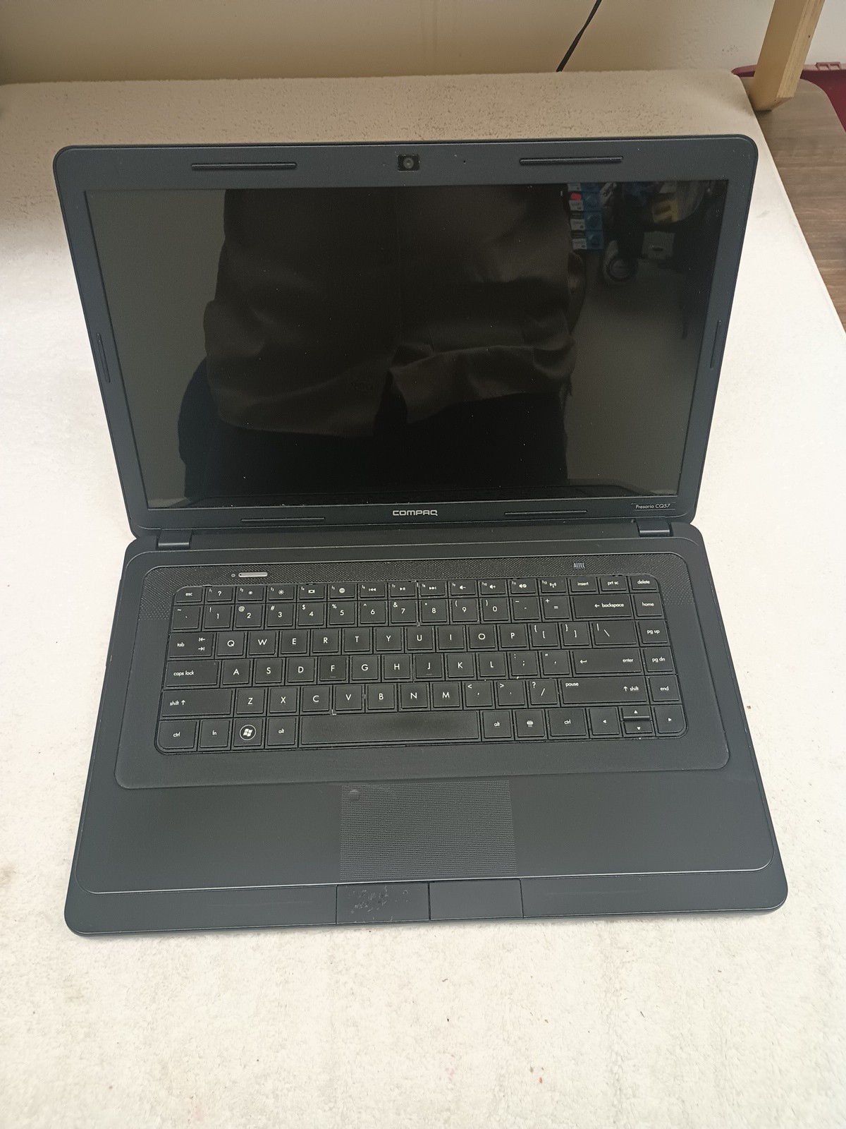 Compaq Presario CQ57-229WM AMD C-50 1.00 GHz 4 GB Ram NO HDD Boot To Bios