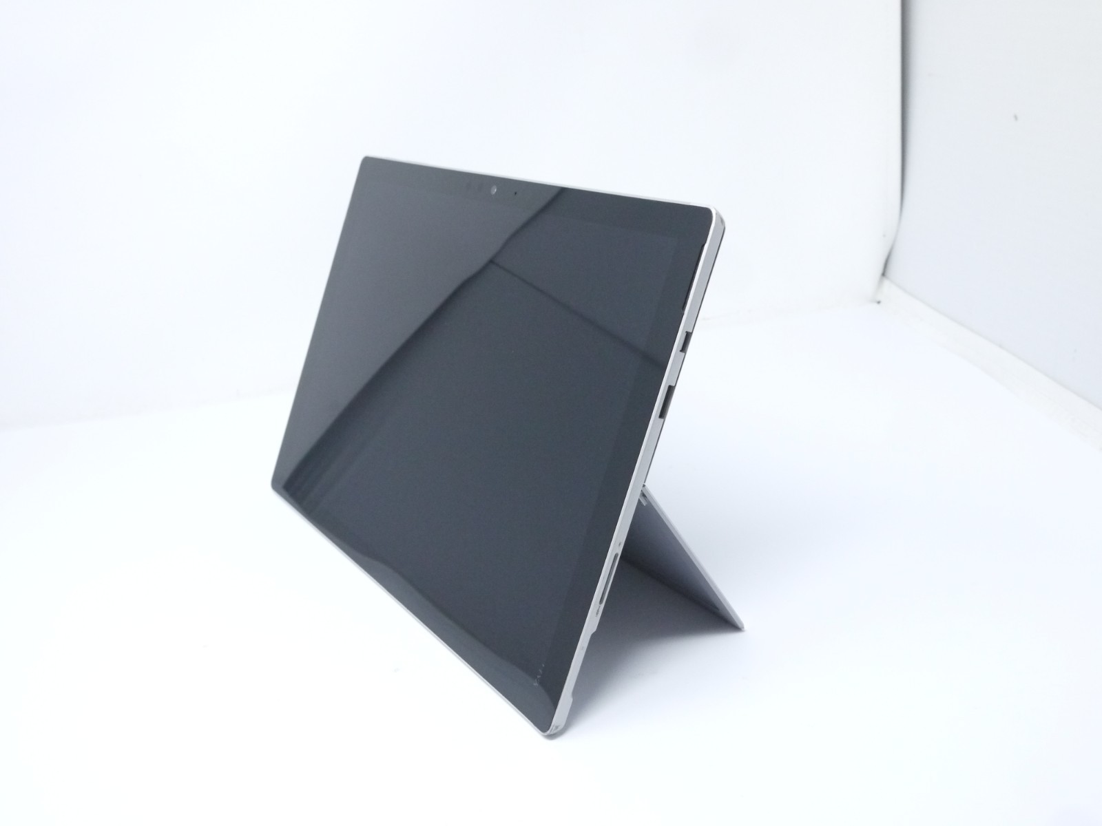 Microsoft Surface Pro 5 12.3″ 1796 Tablet – i5-7300U / 4GB / 128GB SSD / Win11