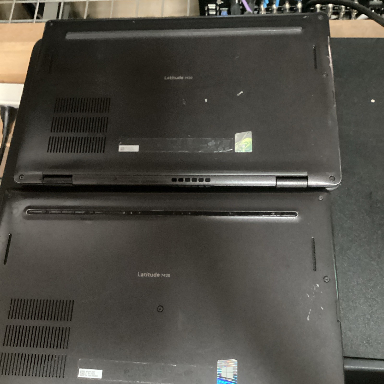 Lot of 2 Dell Latitude 7420 14″ 1) i5-1135G7 1)i7-1185G7 8GB RAM 256GB SSD NO OS