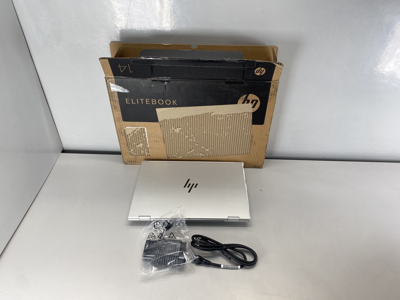 HP Laptop ELITE X360 1040 14 G11 2-IN-1 14″ Intel Core Ultra 7 165H 1TB