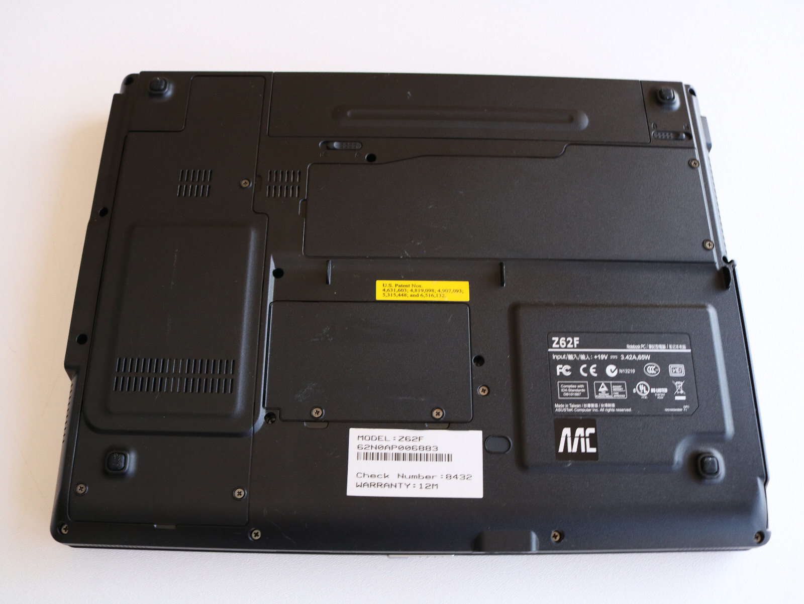 ASUS Barebook Z62F Intel Graphics 950 14.0 Core Duo 1.66 GHz Vintage Tested