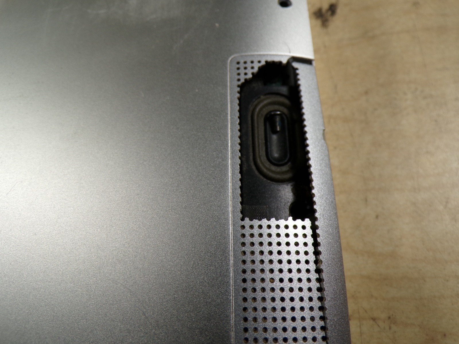 DELL INSPIRION 7591 2N1 INTEL CORE NO 120 RAM **NEED BATTERY **NO HD/ NO CADDIE/