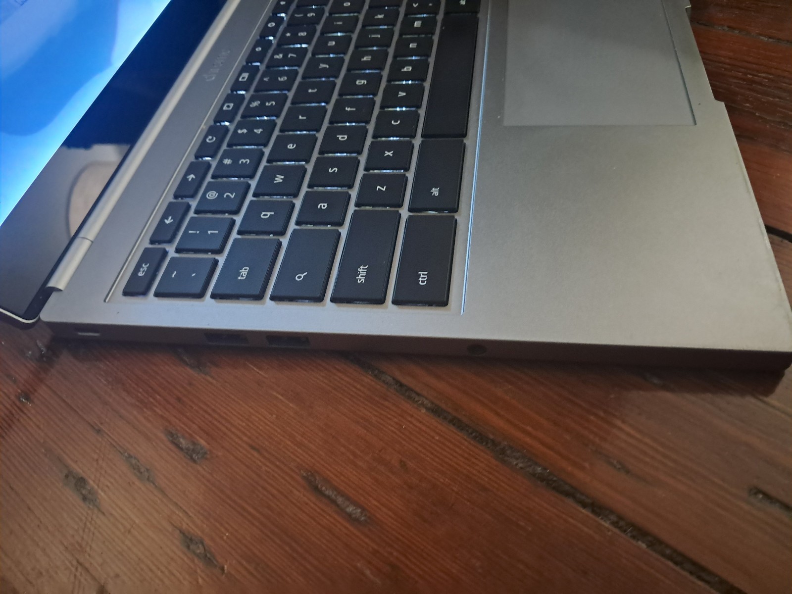 Google Pixel Chromebook 2015. Powers on. Screen Issue. For Parts/Repair *READ*