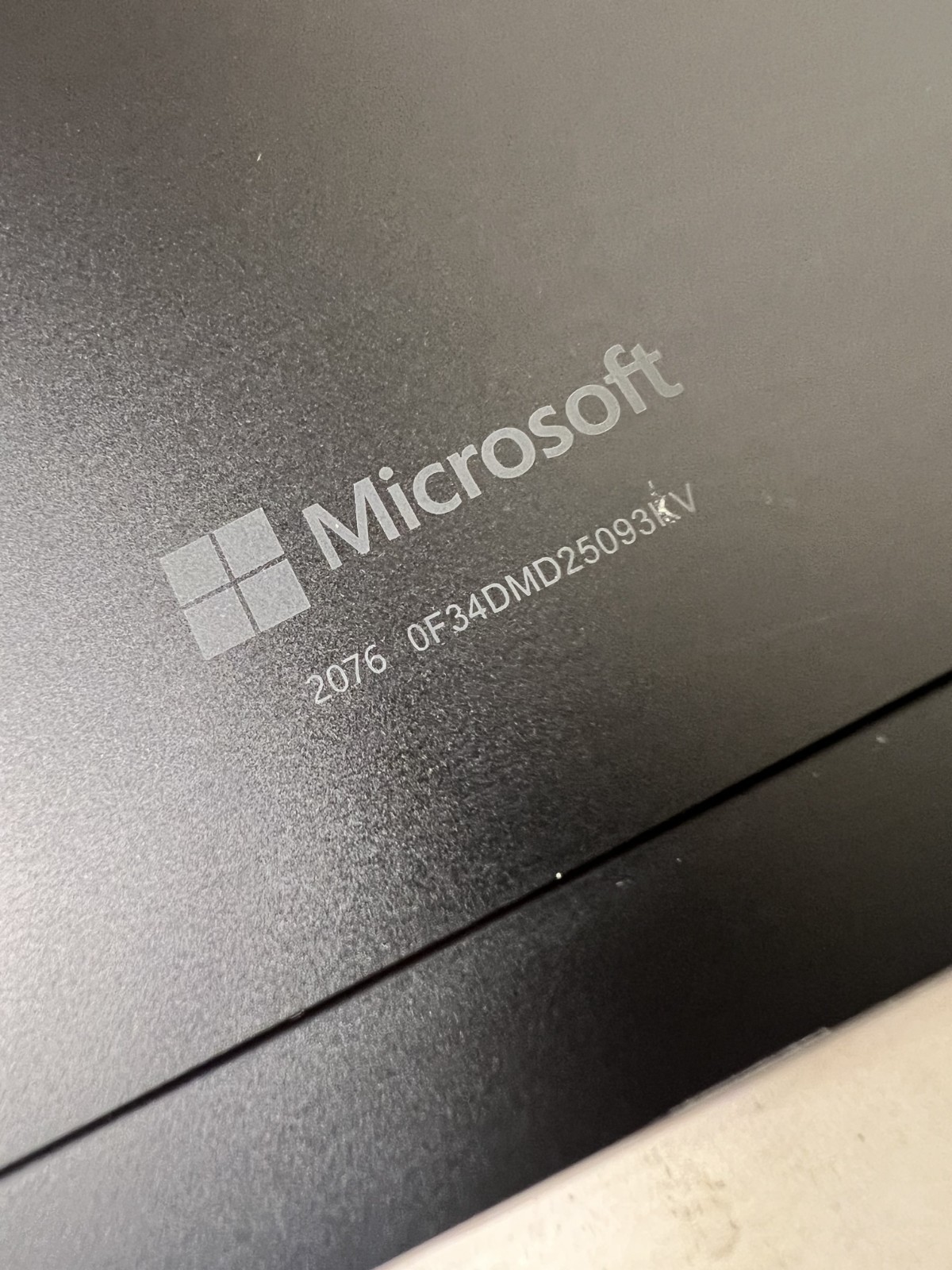 Microsoft Surface Pro 11 2076 13″ Snapdragon X Plus 3.4GHz 16GB NO SSD NO SCREEN