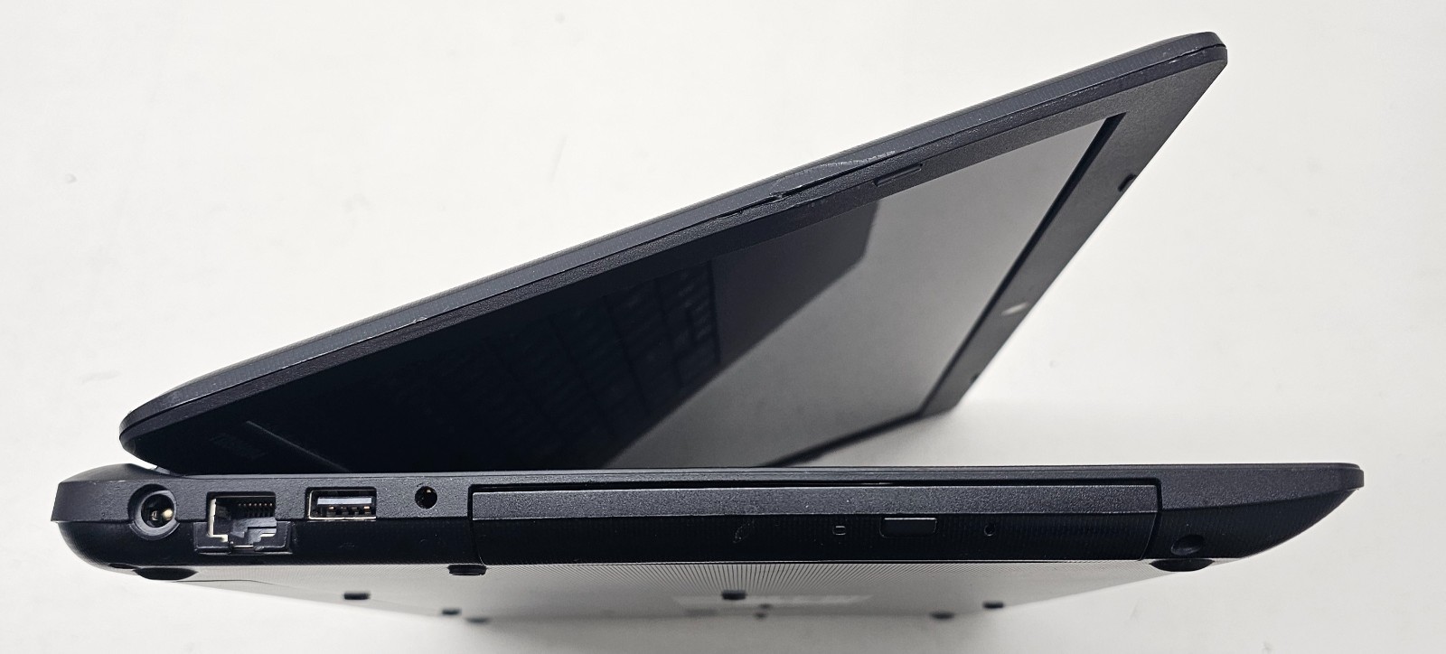 Toshiba Satellite C55-B5270 Laptop Intel Pentium N3530 8GB 500GB HDD NO OS (FL)