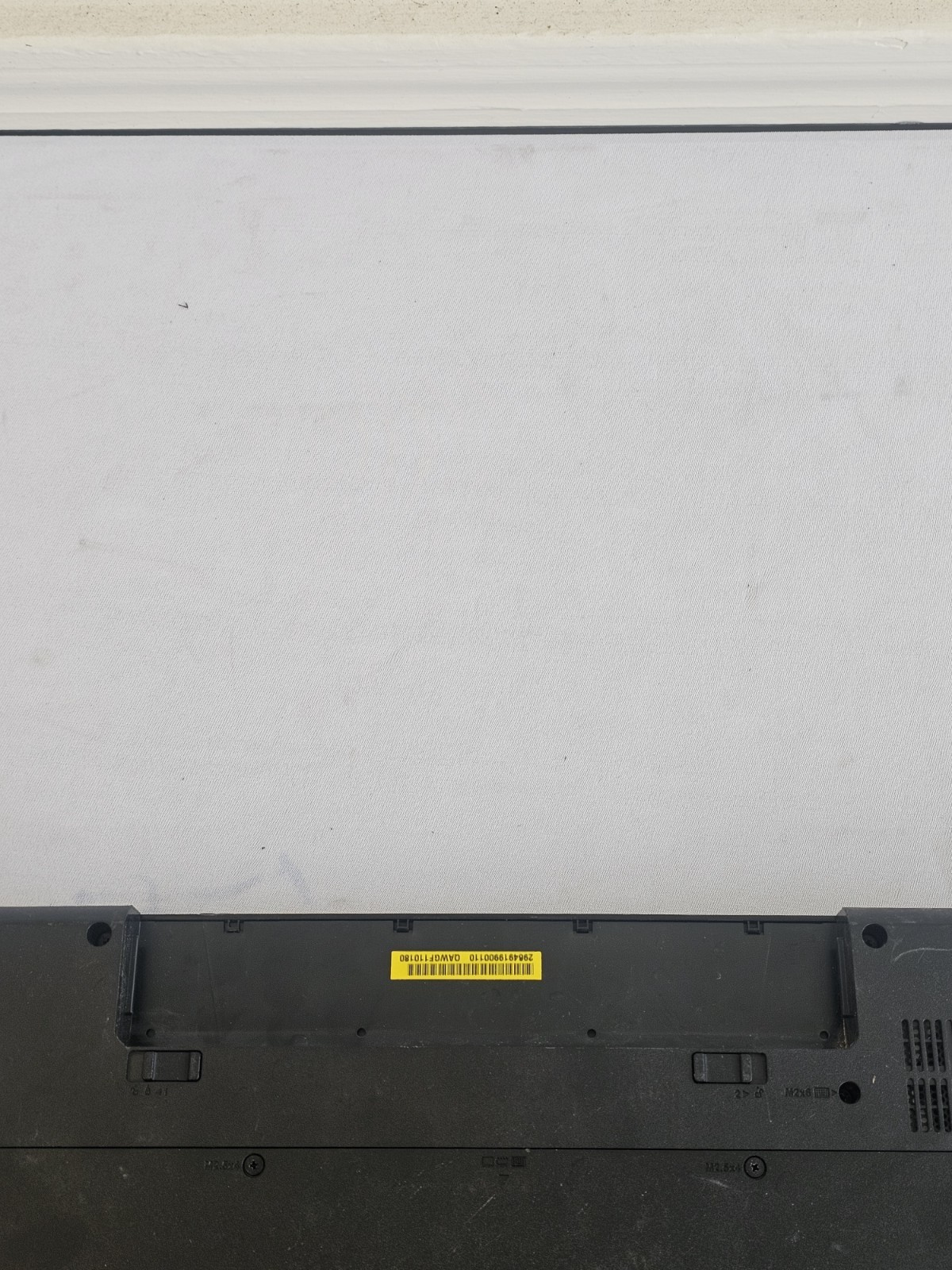 Lenovo G585 Laptop – AMD E-300 – 4GB RAM – 160GB HDD – NO BATTERY – Windows 10
